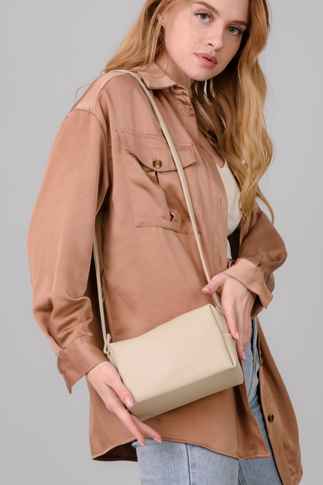 Фотосъемка женской одежды и аксессуаров для маркетплейсов. Gramy-studio: фото, видео, инфографика и 3D визуализация для маркетплейсов