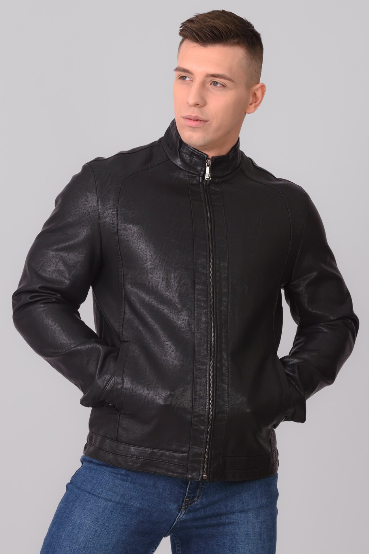 Профессиональная съемка мужской одежды и аксессуаров. Gramy-studio: фото, видео, инфографика и 3D визуализация для маркетплейсов