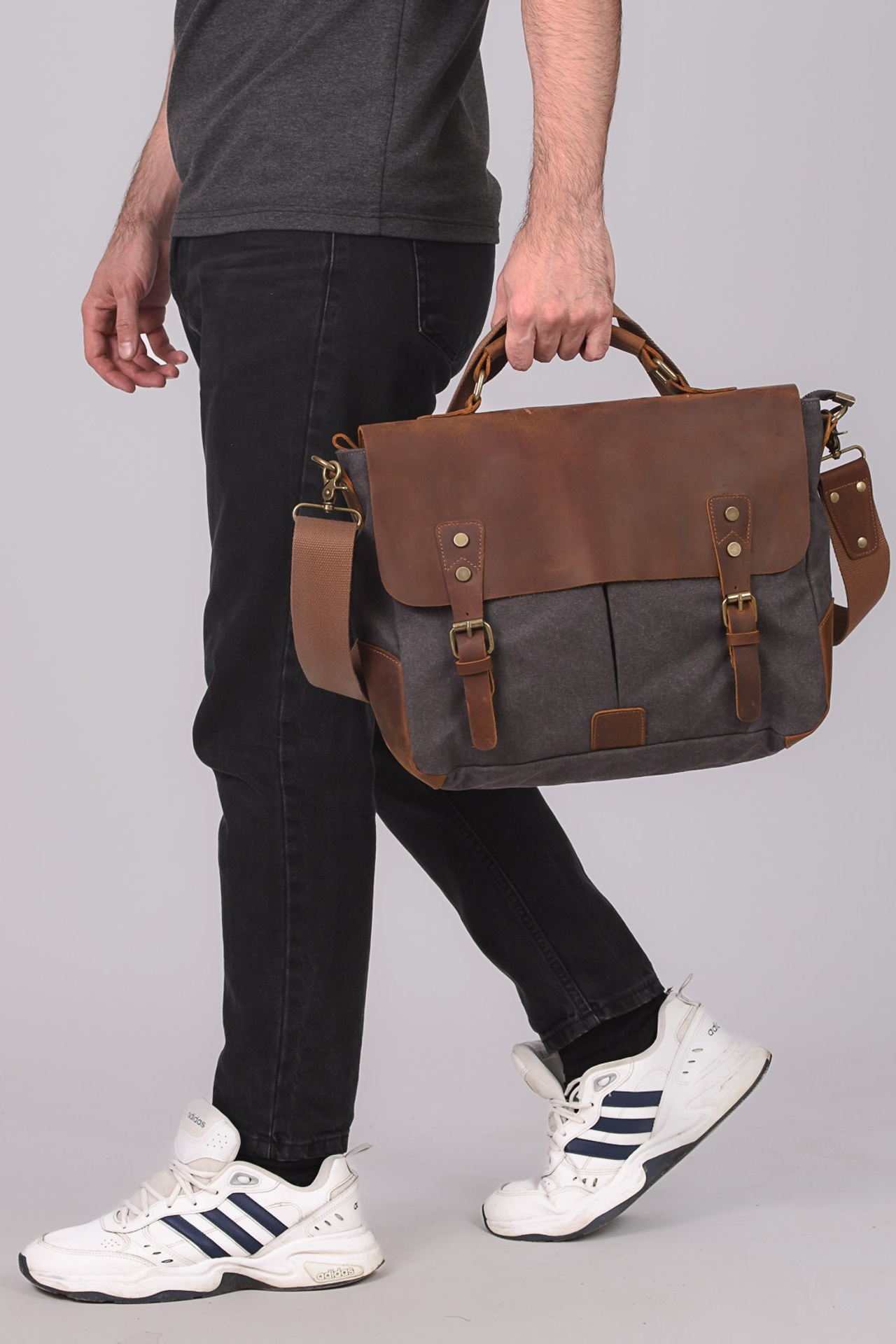 Профессиональная съемка мужской одежды и аксессуаров. Gramy-studio: фото, видео, инфографика и 3D визуализация для маркетплейсов