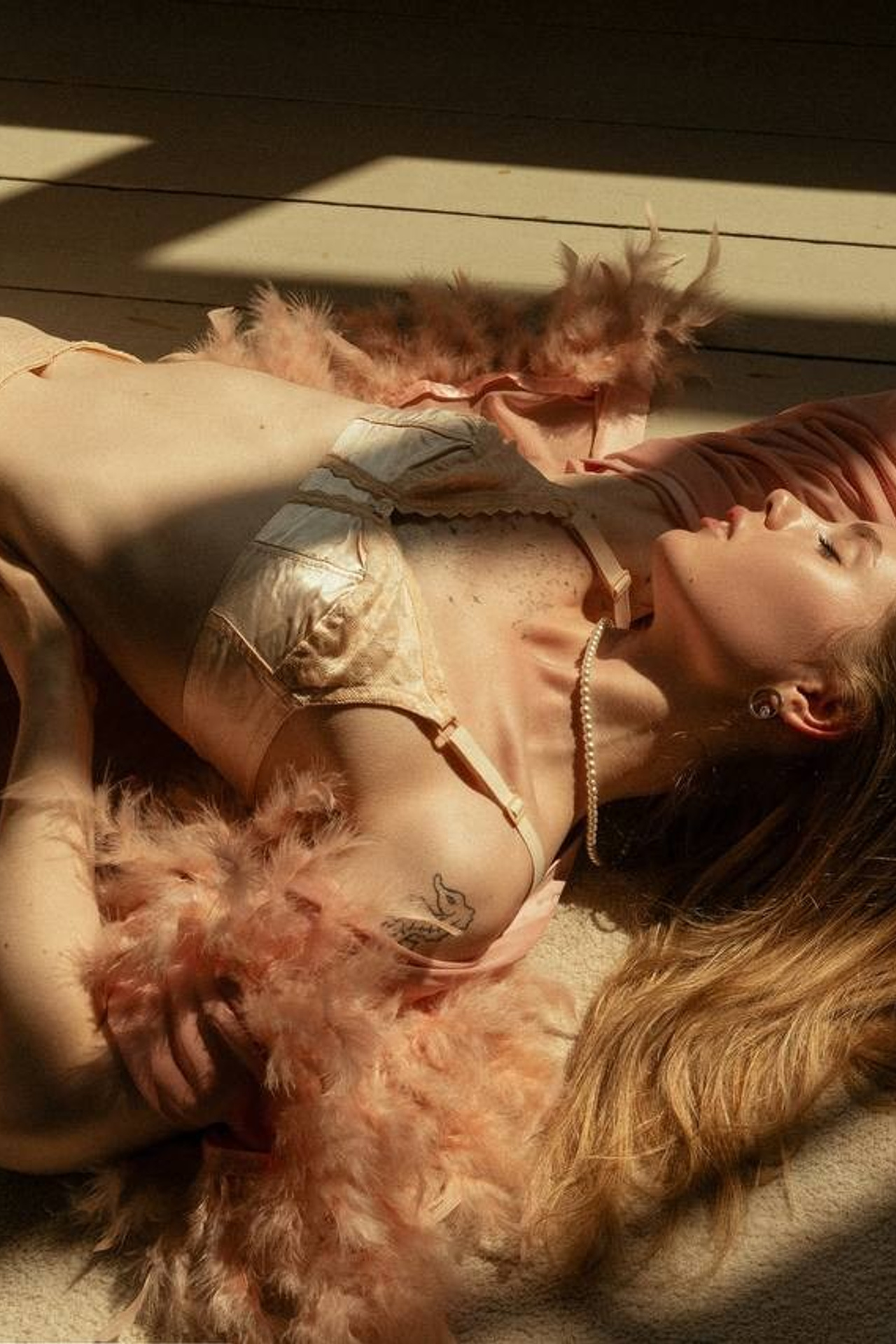 Нижнее/творчество (7000/час). Gramy-studio: фото, видео, инфографика и 3D визуализация для маркетплейсов