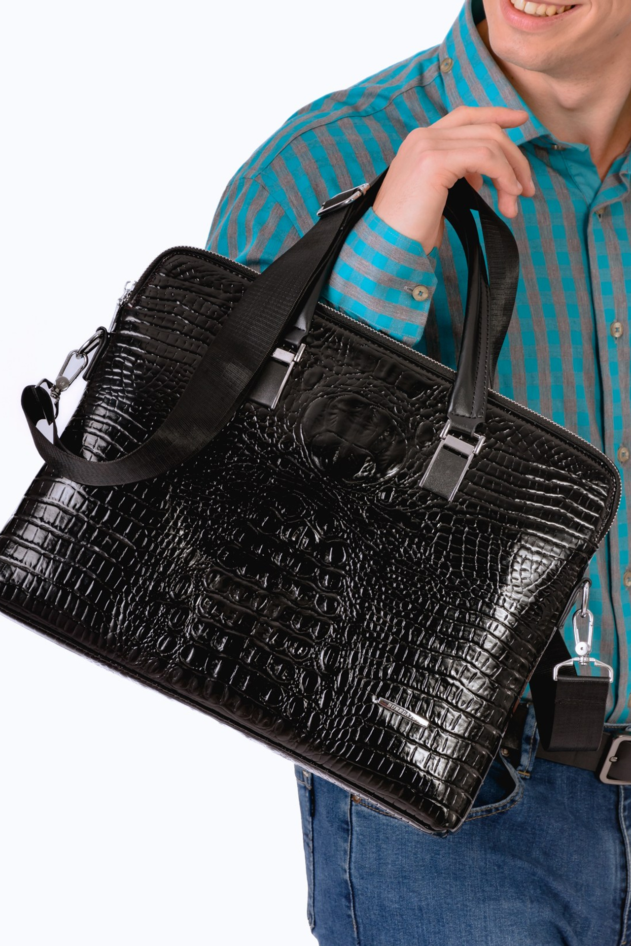 Профессиональная съемка мужской одежды и аксессуаров. Gramy-studio: фото, видео, инфографика и 3D визуализация для маркетплейсов