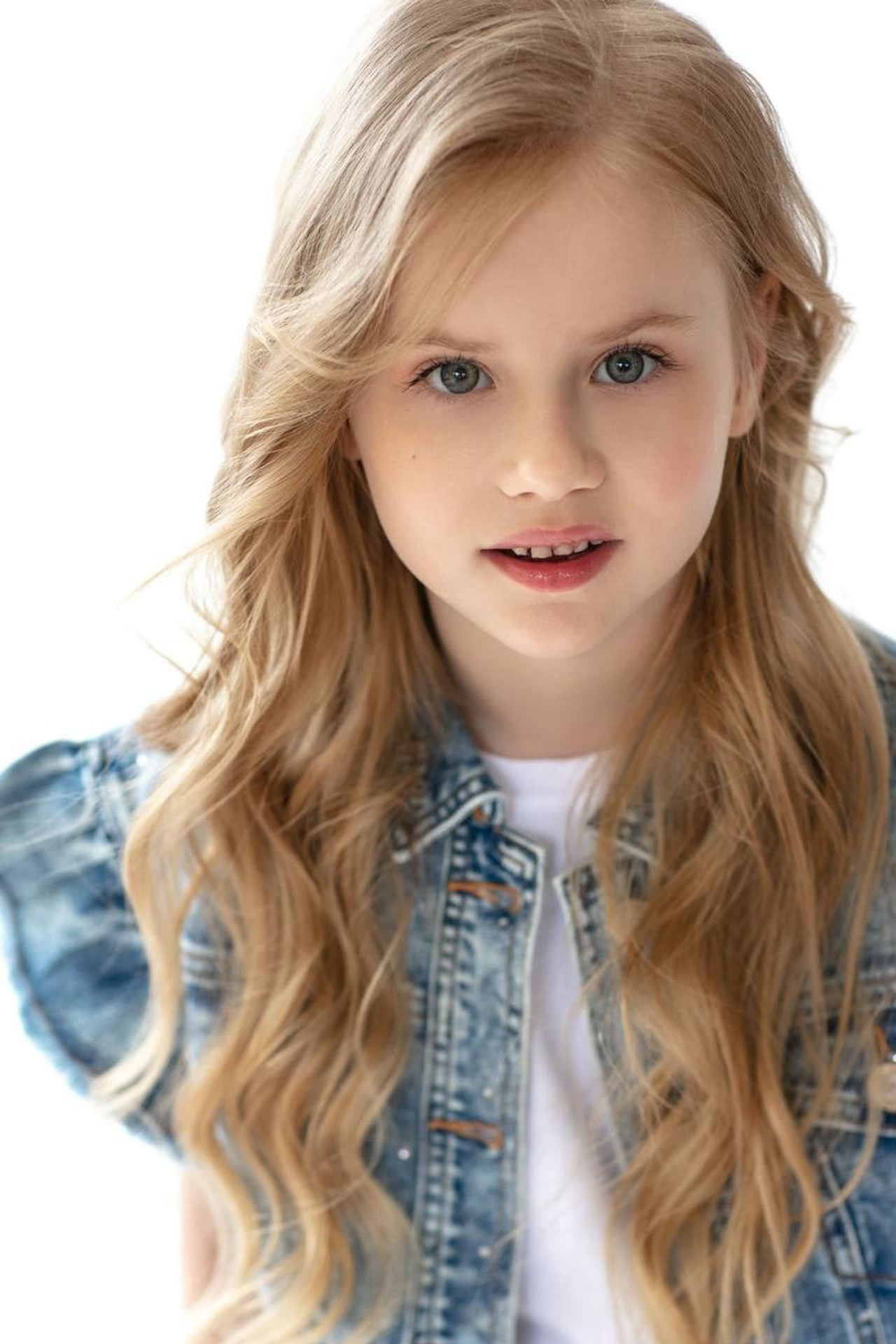 Каталог (4000/час). Gramy-studio: фото, видео, инфографика и 3D визуализация для маркетплейсов