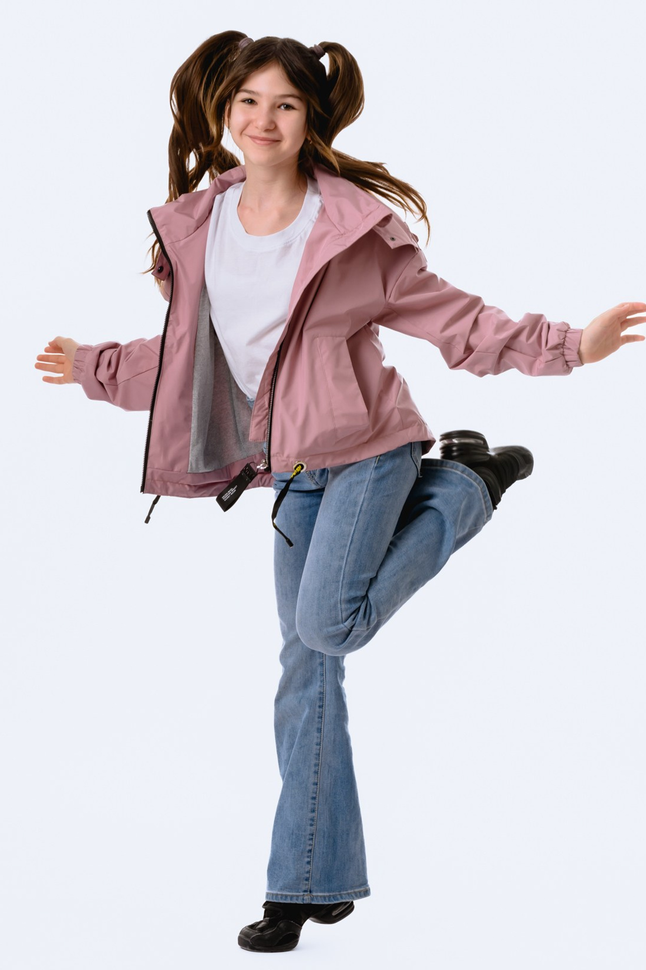 Фотосъемка детской одежды для интернет-магазинов. Gramy-studio: фото, видео, инфографика и 3D визуализация для маркетплейсов