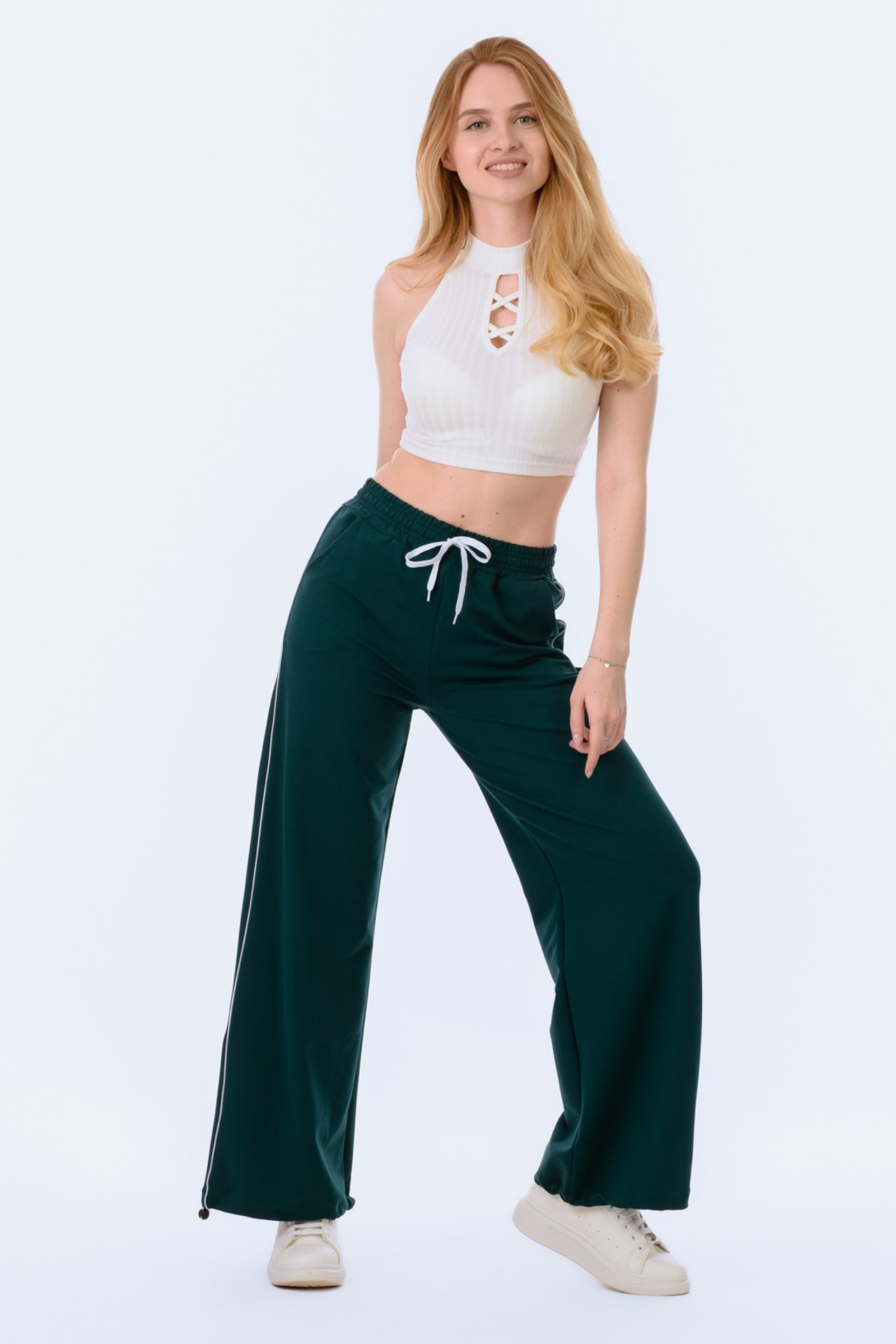 Фотосъемка женской одежды и аксессуаров для маркетплейсов. Gramy-studio: фото, видео, инфографика и 3D визуализация для маркетплейсов