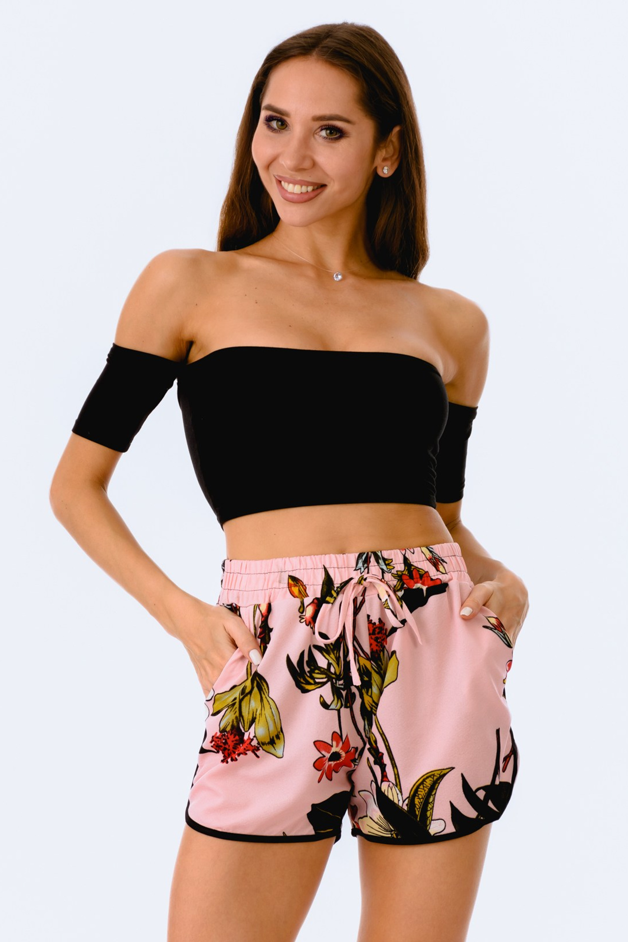 Фотосъемка женской одежды и аксессуаров для маркетплейсов. Gramy-studio: фото, видео, инфографика и 3D визуализация для маркетплейсов