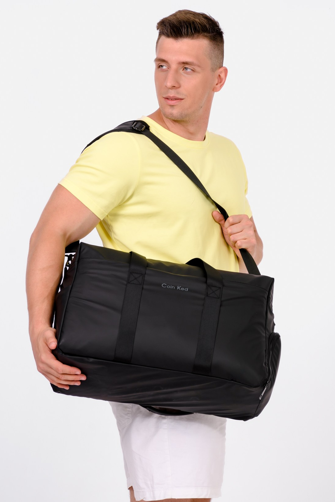 Профессиональная съемка мужской одежды и аксессуаров. Gramy-studio: фото, видео, инфографика и 3D визуализация для маркетплейсов