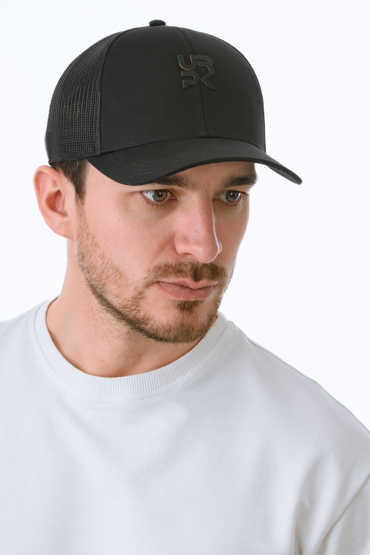 Профессиональная съемка мужской одежды и аксессуаров. Gramy-studio: фото, видео, инфографика и 3D визуализация для маркетплейсов