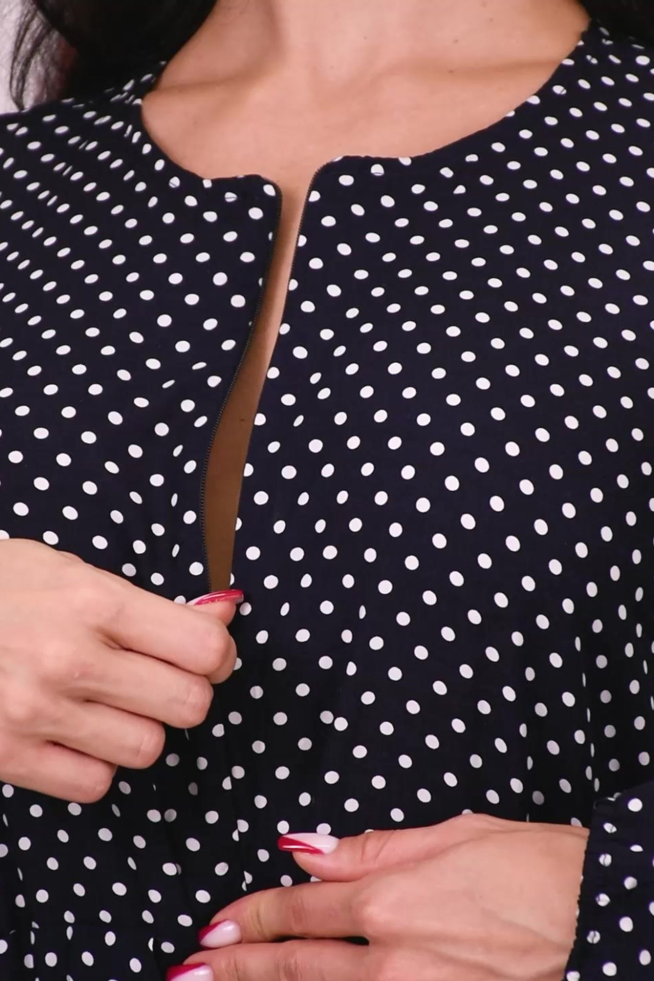 Видеосъемка модельных проходок для кастингов и портфолио. Gramy-studio: фото, видео, инфографика и 3D визуализация для маркетплейсов