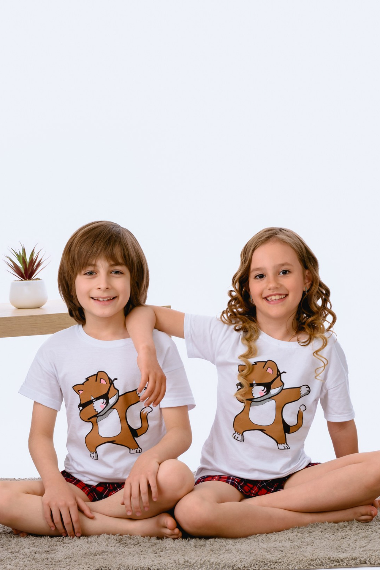 Фотосъемка детской одежды для интернет-магазинов. Gramy-studio: фото, видео, инфографика и 3D визуализация для маркетплейсов