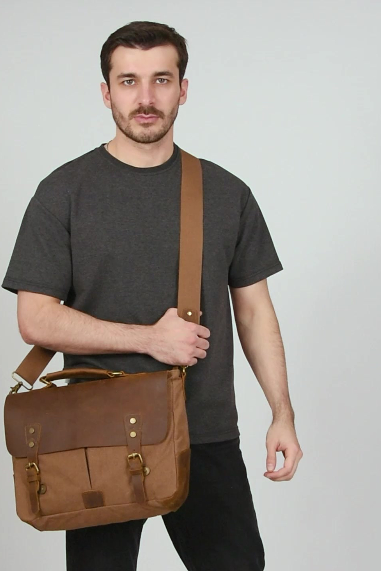 Видеосъемка модельных проходок для кастингов и портфолио. Gramy-studio: фото, видео, инфографика и 3D визуализация для маркетплейсов