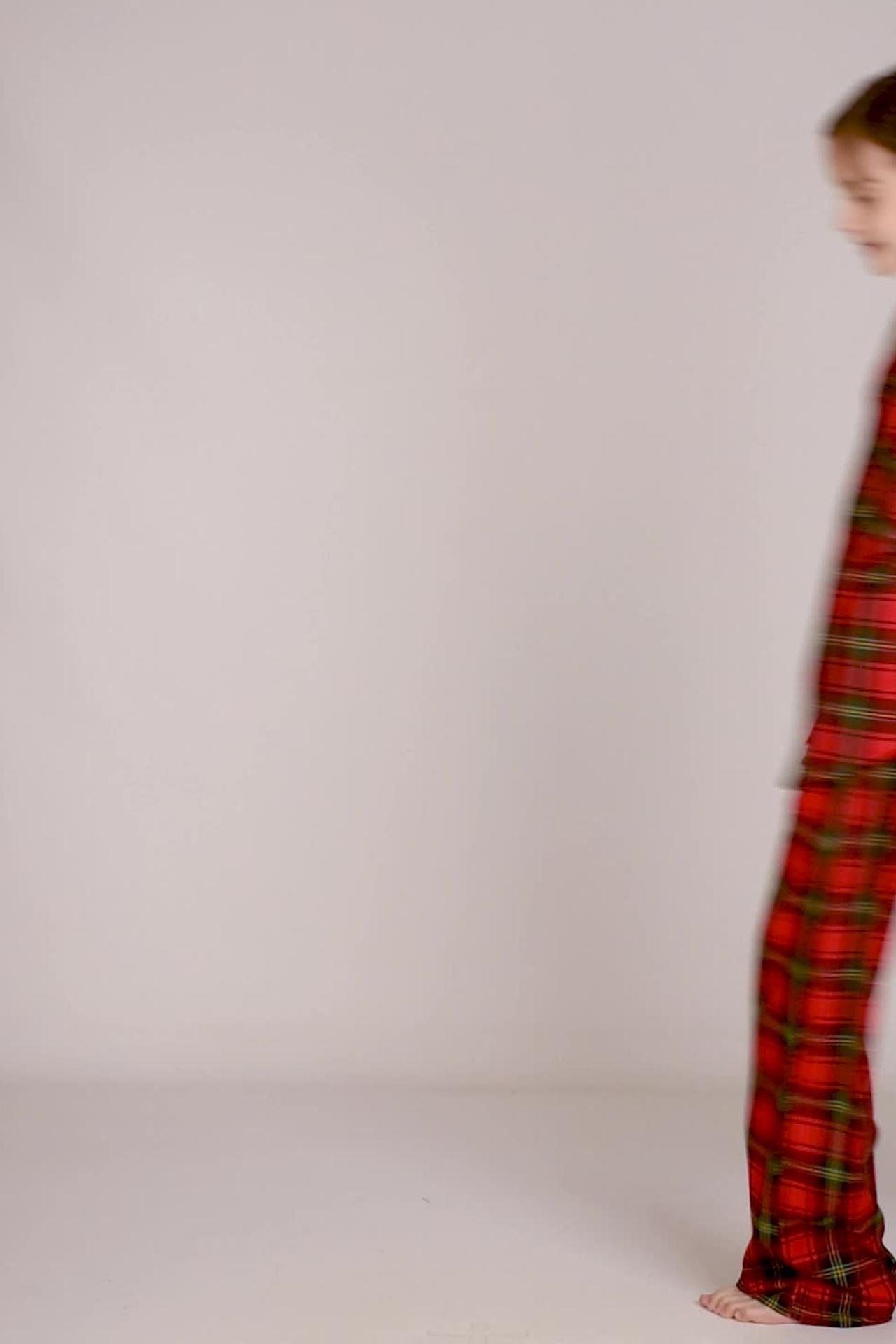 Видеосъемка модельных проходок для кастингов и портфолио. Gramy-studio: фото, видео, инфографика и 3D визуализация для маркетплейсов