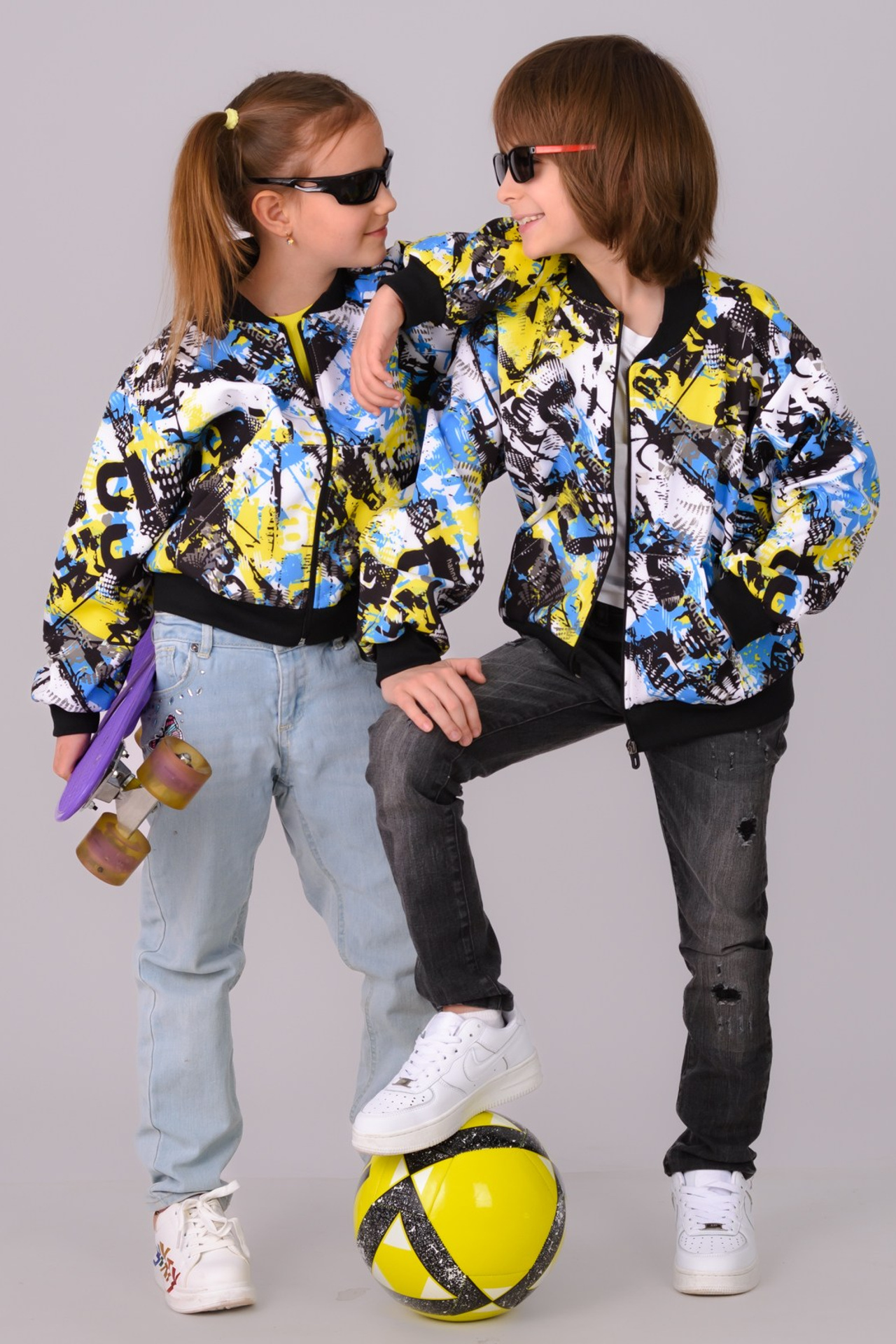 Фотосъемка детской одежды для интернет-магазинов. Gramy-studio: фото, видео, инфографика и 3D визуализация для маркетплейсов