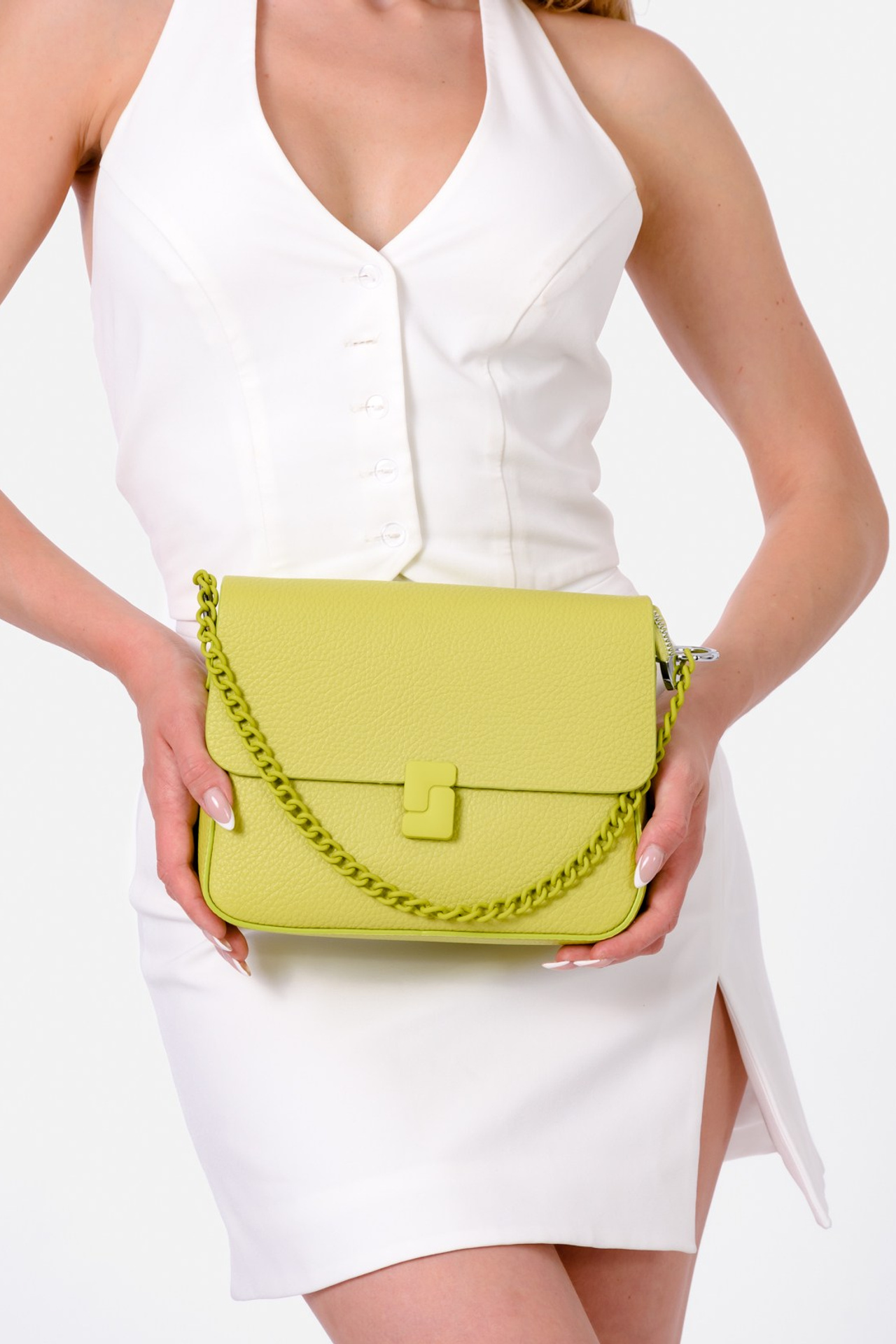 Фотосъемка женской одежды и аксессуаров для маркетплейсов. Gramy-studio: фото, видео, инфографика и 3D визуализация для маркетплейсов