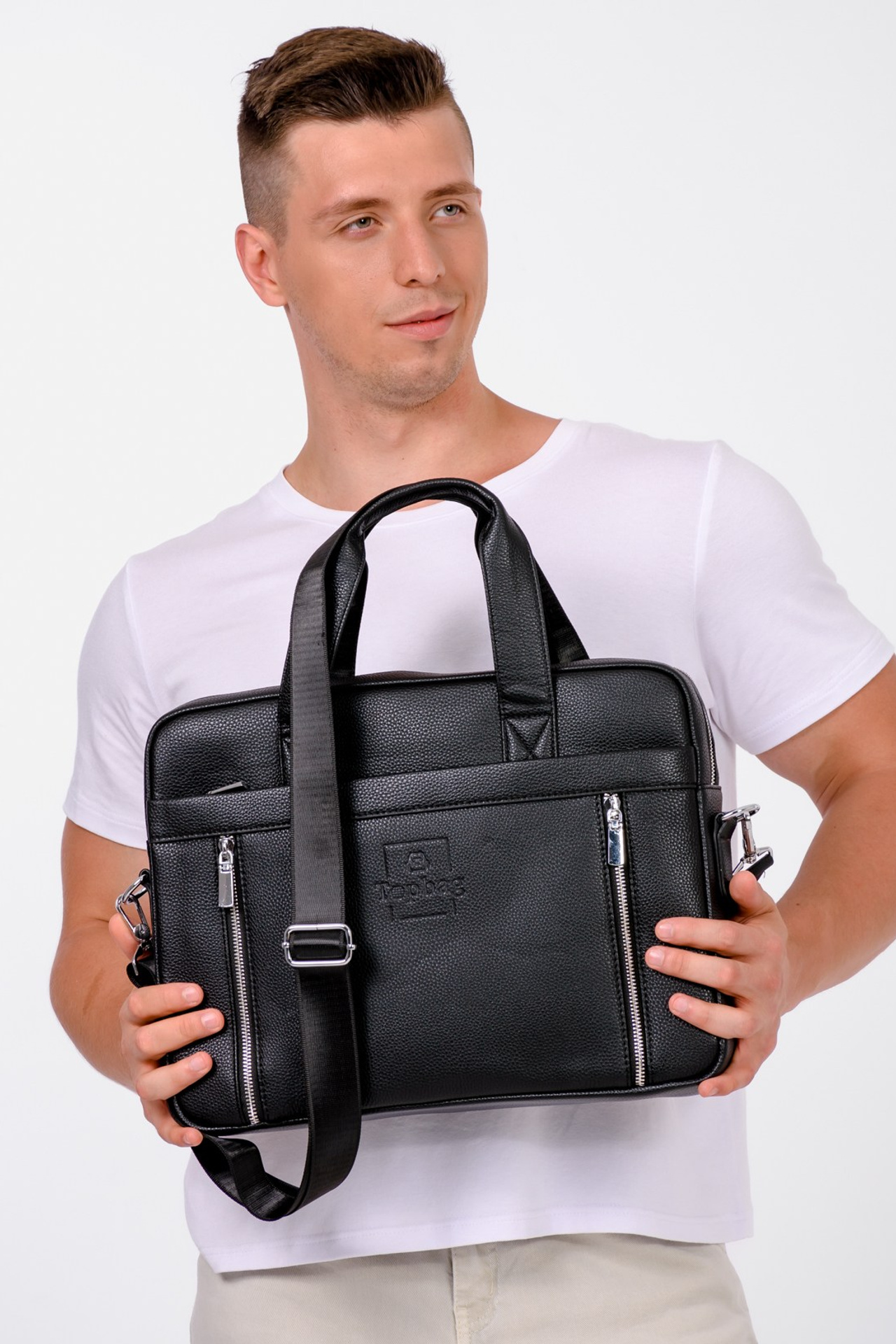 Профессиональная съемка мужской одежды и аксессуаров. Gramy-studio: фото, видео, инфографика и 3D визуализация для маркетплейсов