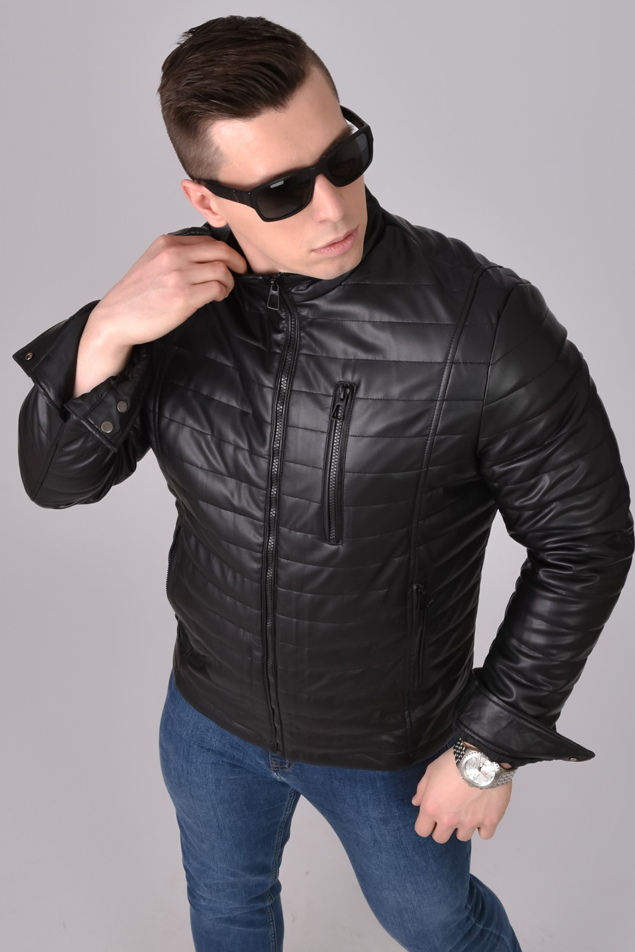 Профессиональная съемка мужской одежды и аксессуаров. Gramy-studio: фото, видео, инфографика и 3D визуализация для маркетплейсов