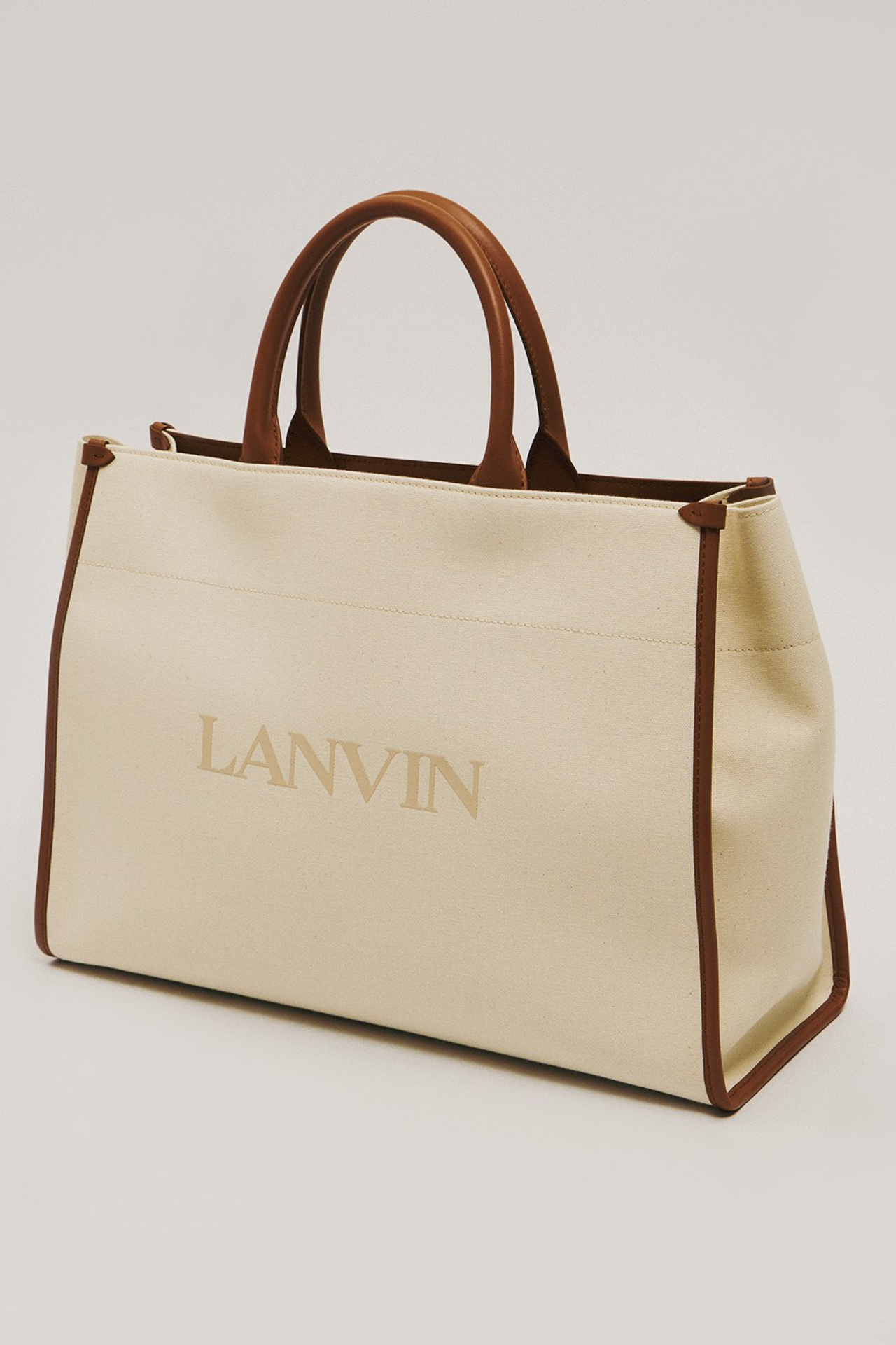 TSUM — контент. Фотограф для брендов, моделей и частных клиентов в Москве