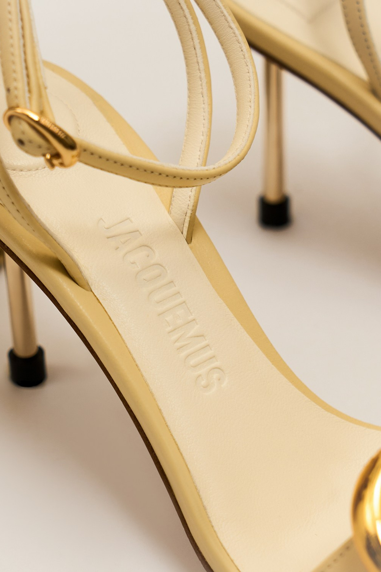 TSUM — контент. Фотограф для брендов, моделей и частных клиентов в Москве