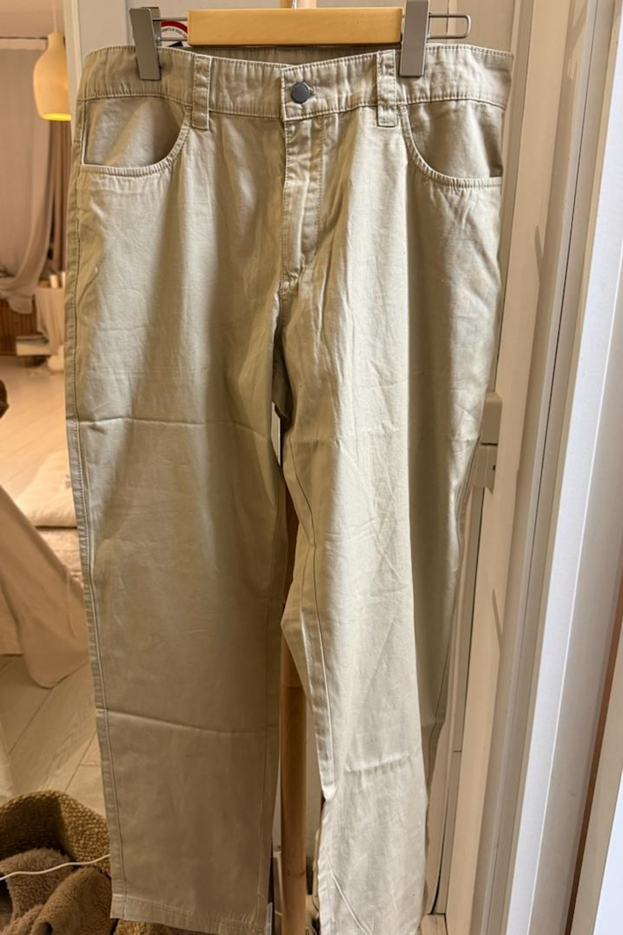 БЕЖЕВЫЕ БРЮКИ 50-52. Фотостудия в Люберцах