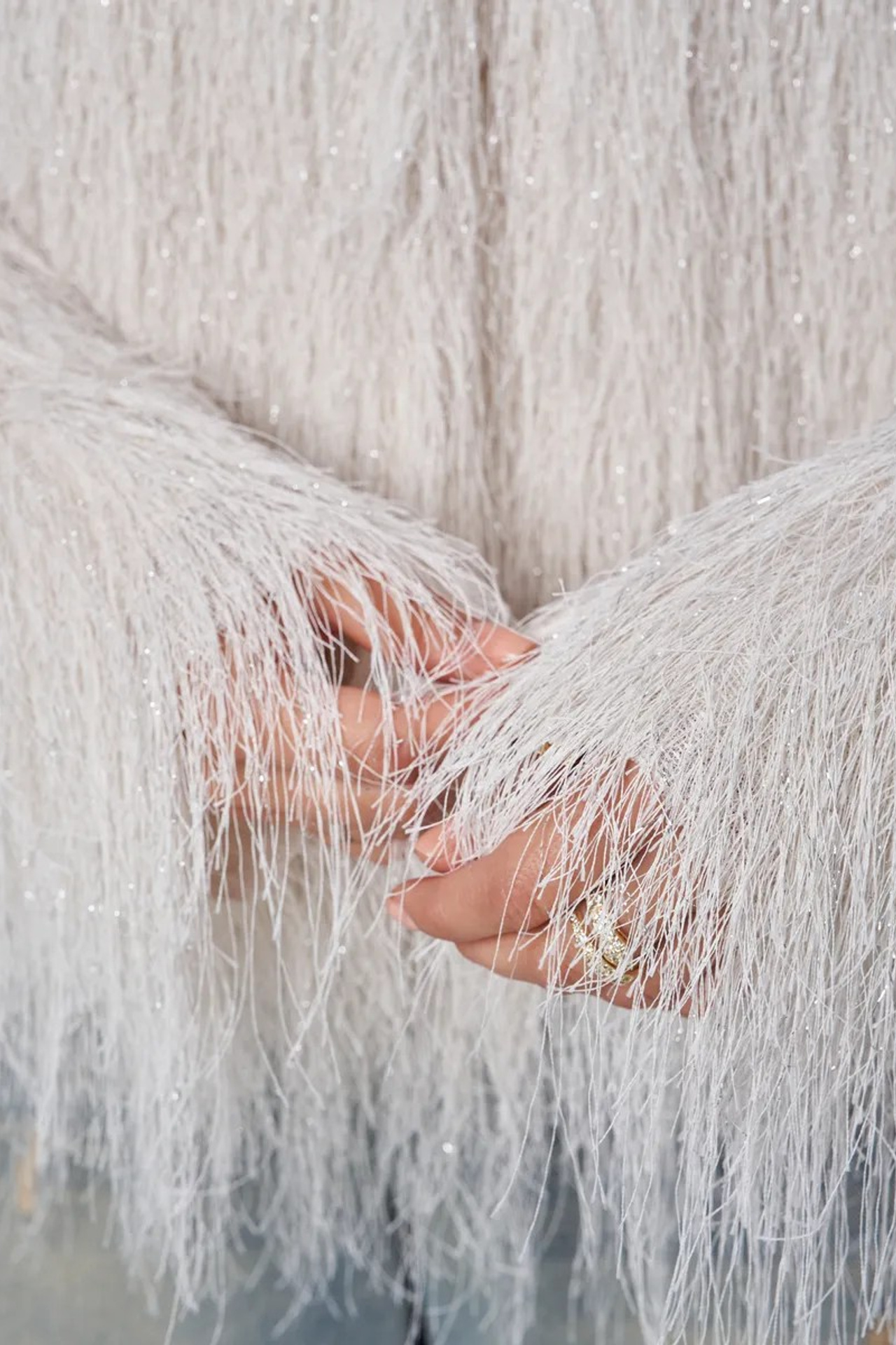 ПУШИСТАЯ БЕЖЕВАЯ ШУБКА 40-48. Фотостудия в Люберцах