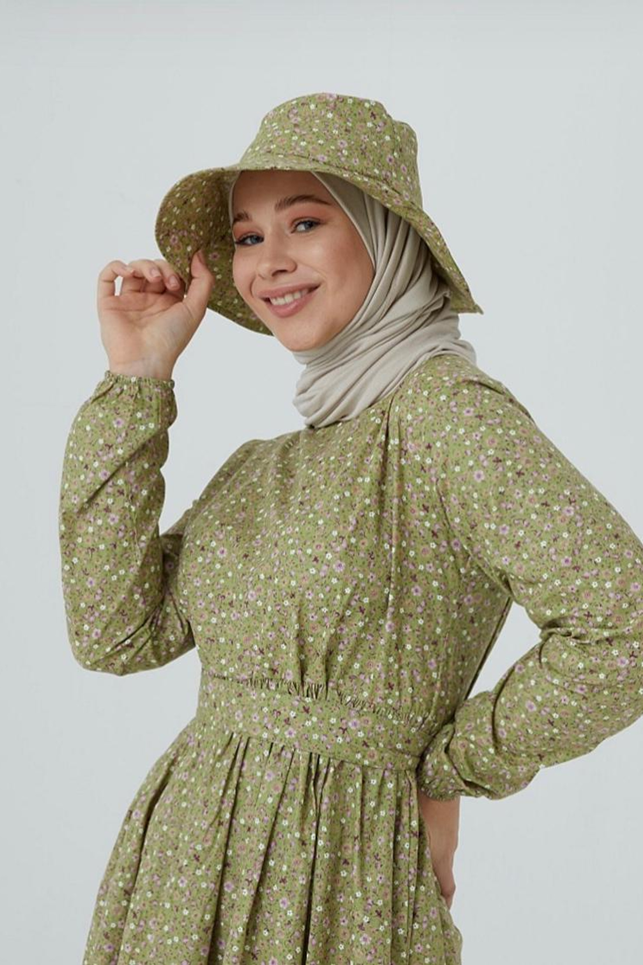 Модель для предметной съемки Мария В С-Петербург | Sale Easy