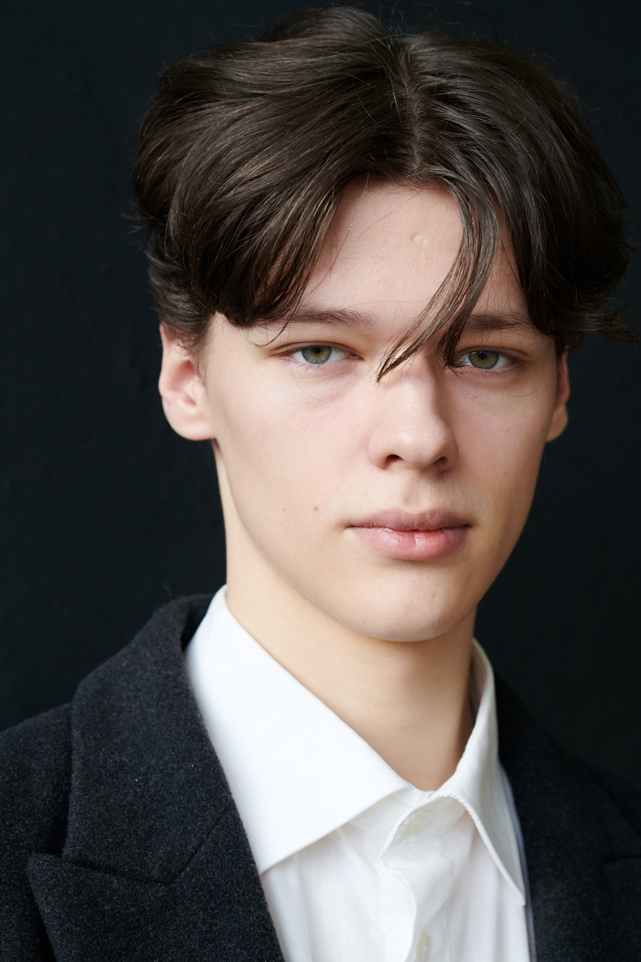 Модель для предметной съемки Тимофей А Н.Новгород | Sale Easy