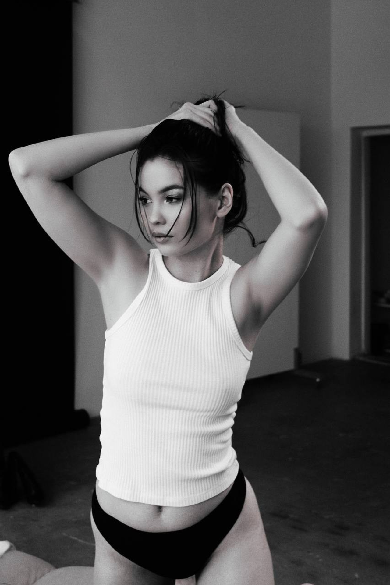 Модель для предметной съемки Аделина Б. Казань| Sale Easy