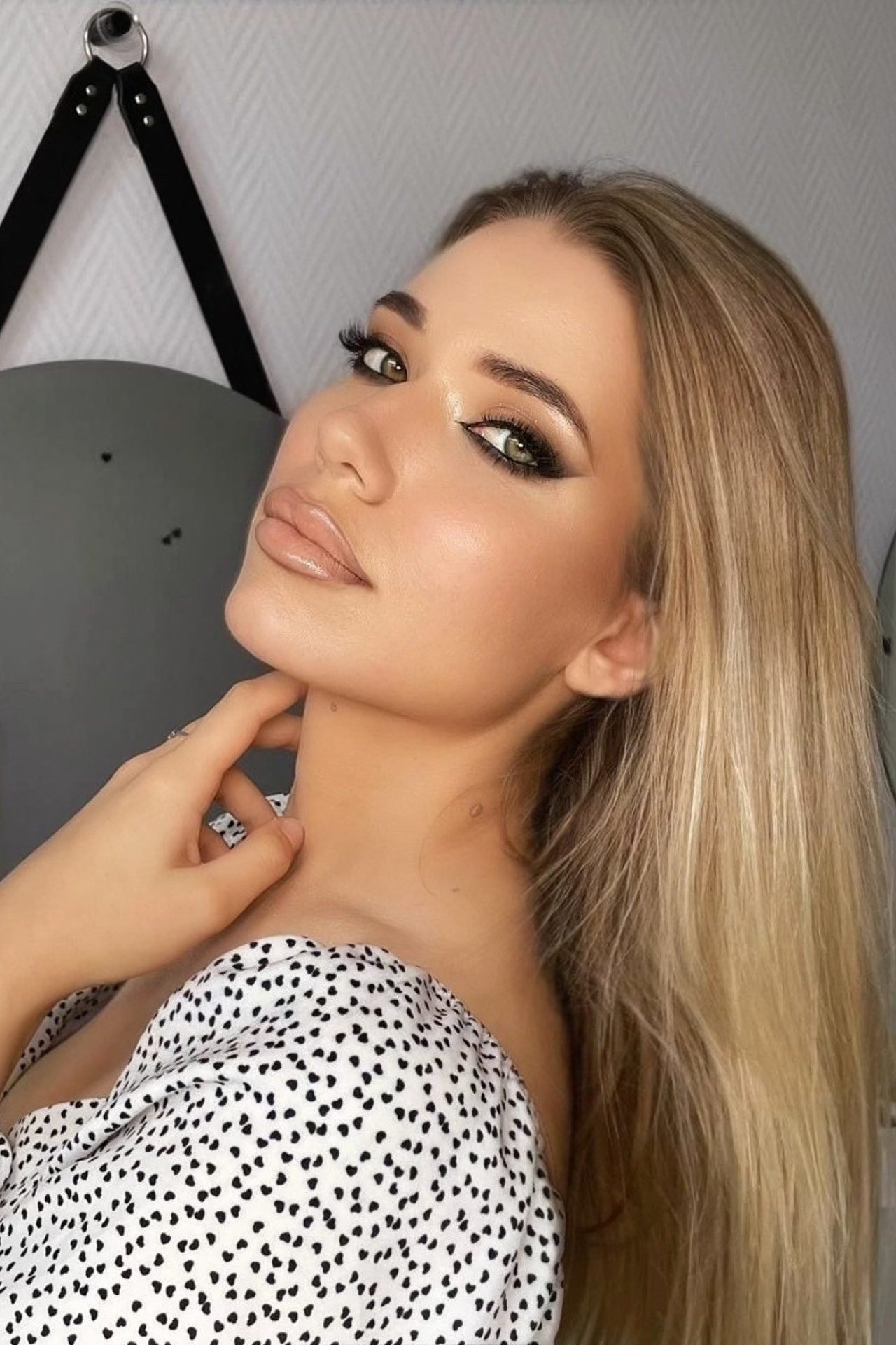 Модель для предметной съемки Анна Ц. Н.Н.| Sale Easy