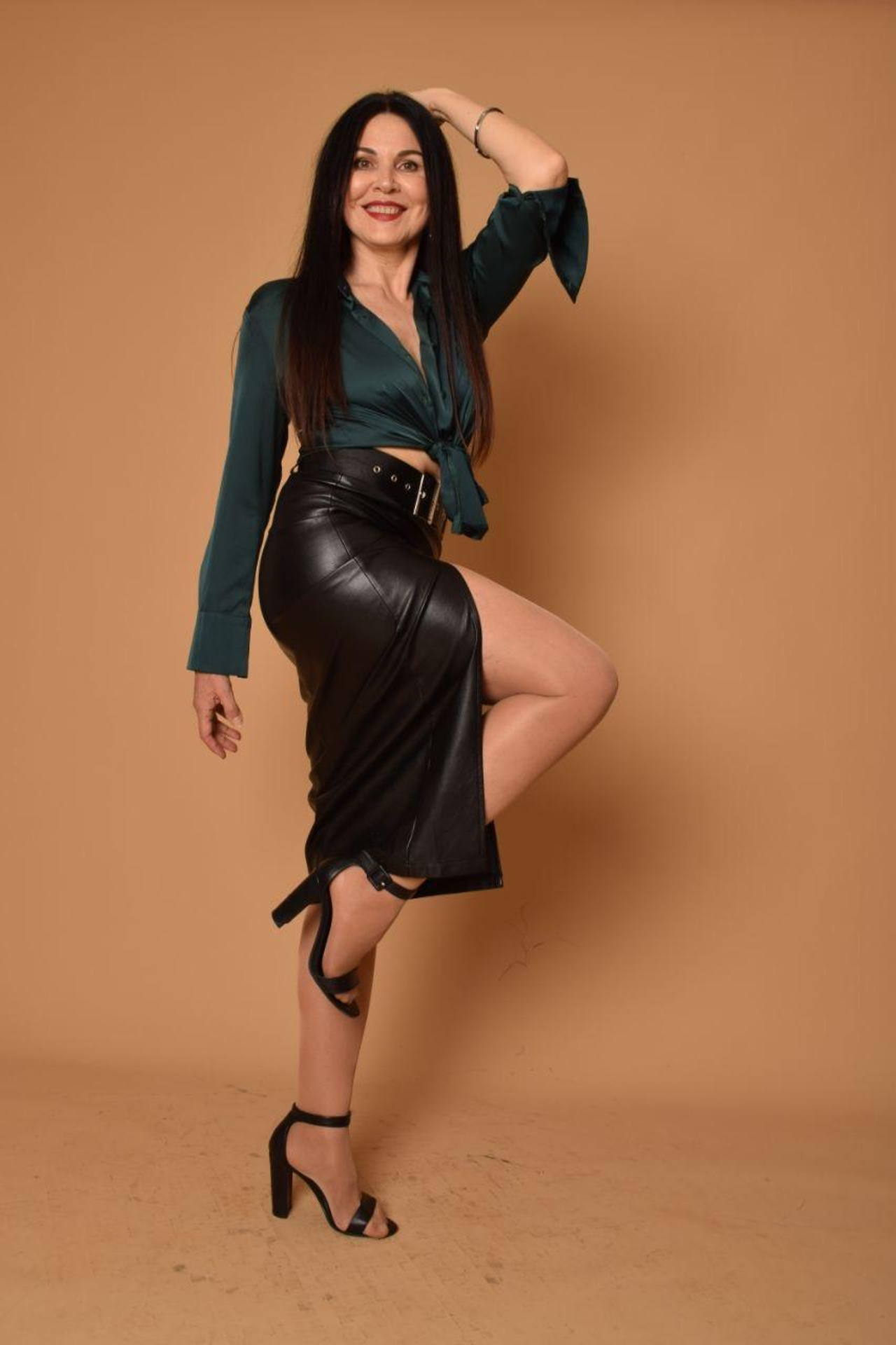 Модель для предметной съемки  Лариса Сочи| Sale Easy