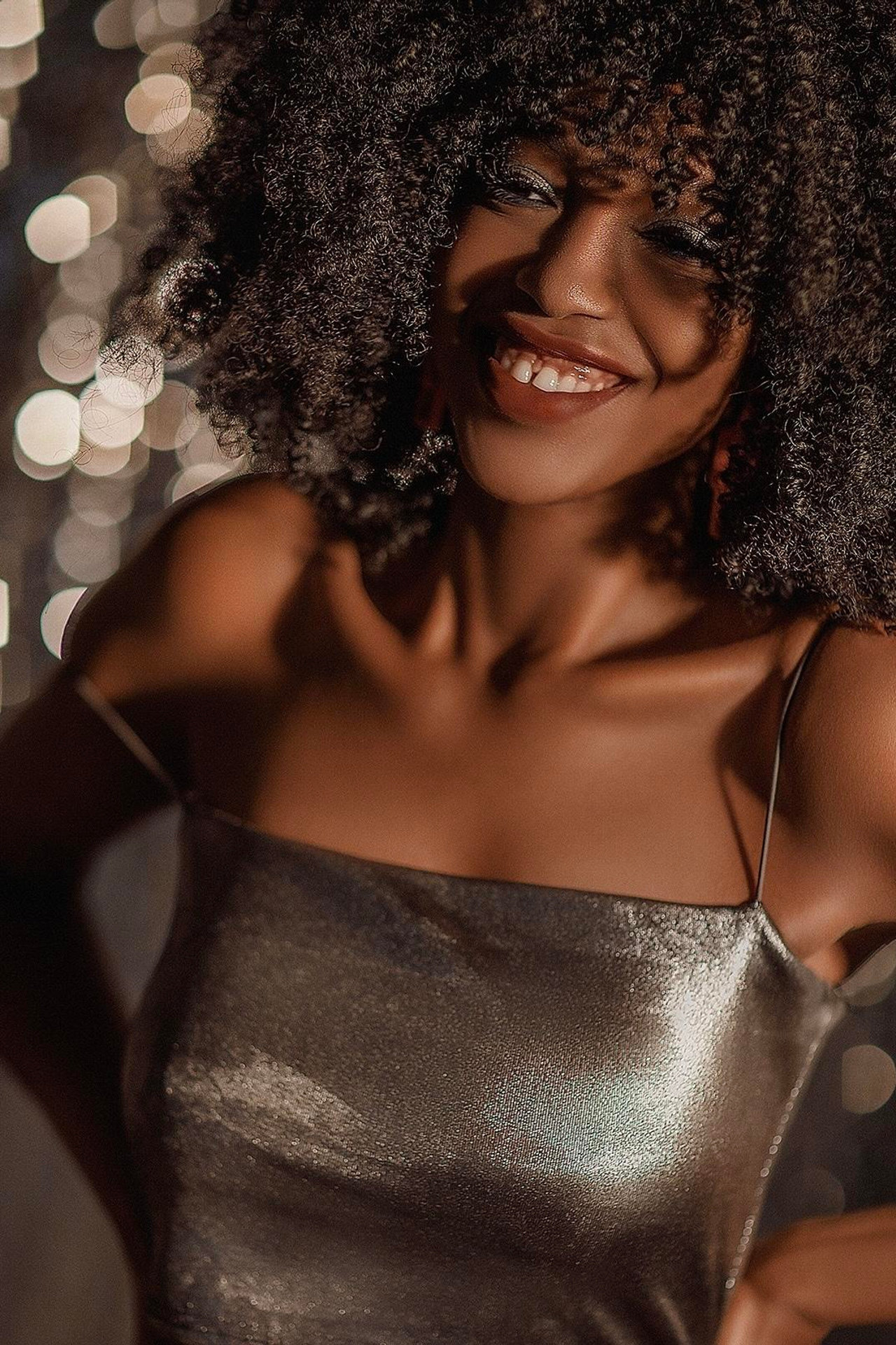 Модель для предметной съемки Дельфин Москва| Sale Easy