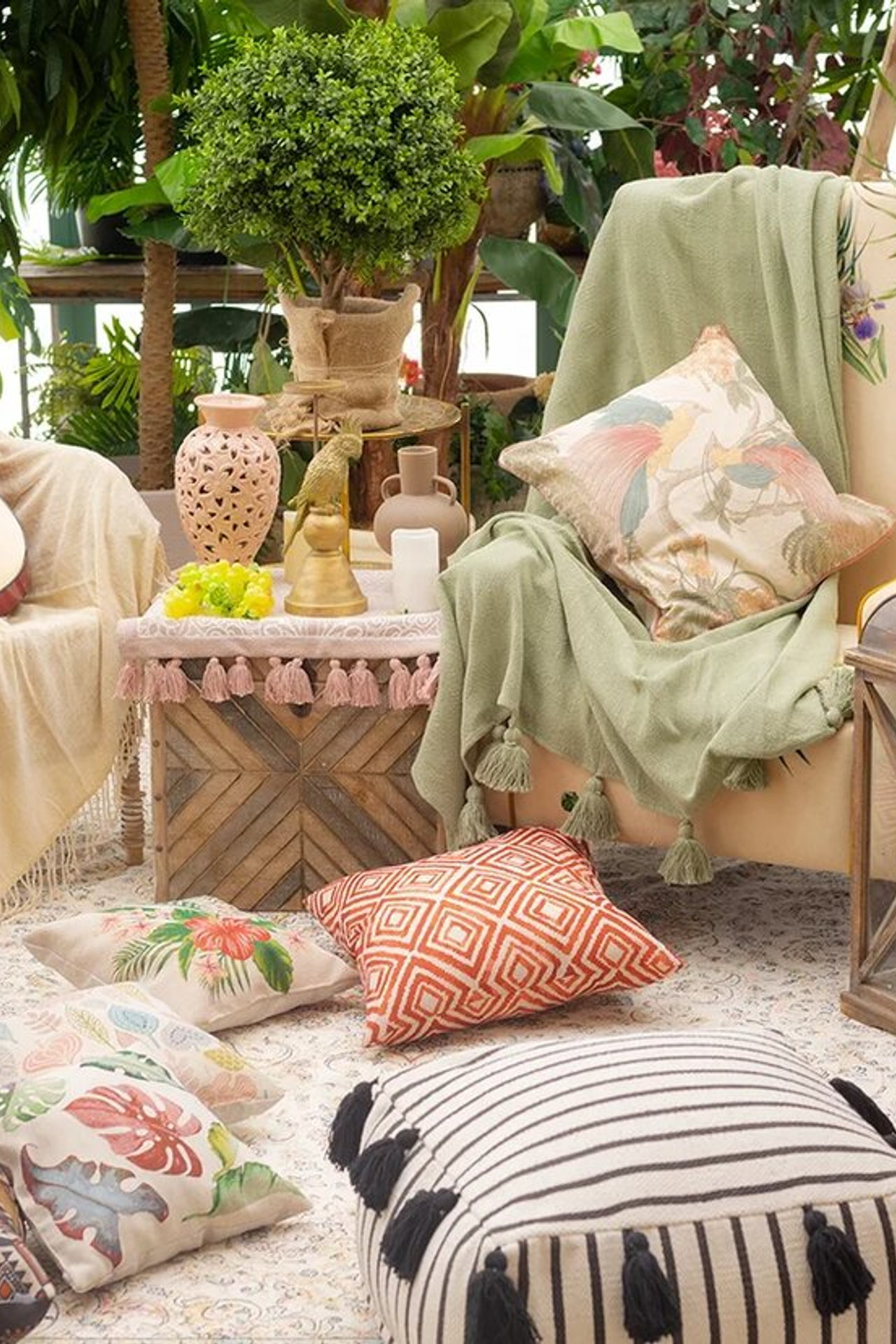 Студия для предметной съемки CROSS — Сад Москва | Sale Easy