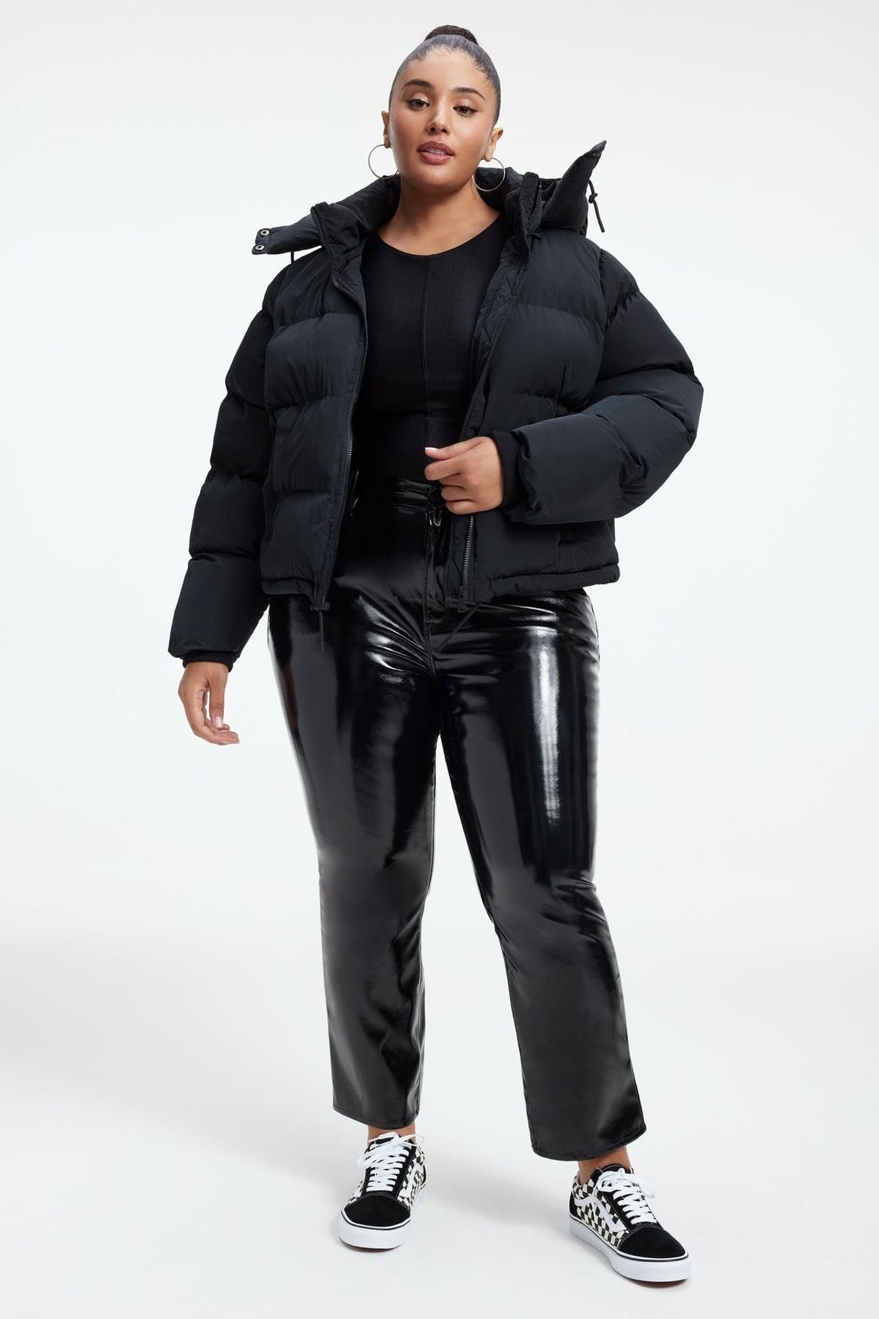 Референс для наряда plus-size с курткой оверсайз