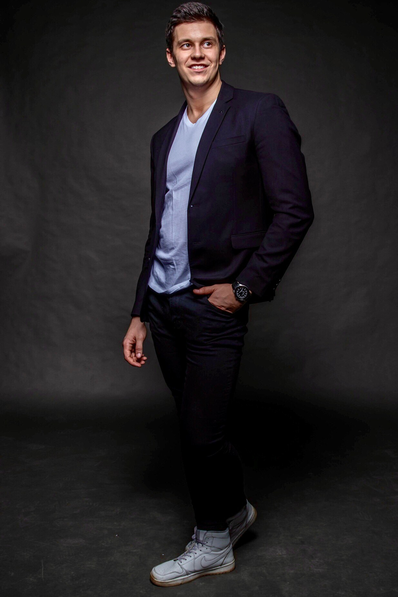 Модель для предметной съемки москвич Никита А. | Sale Easy