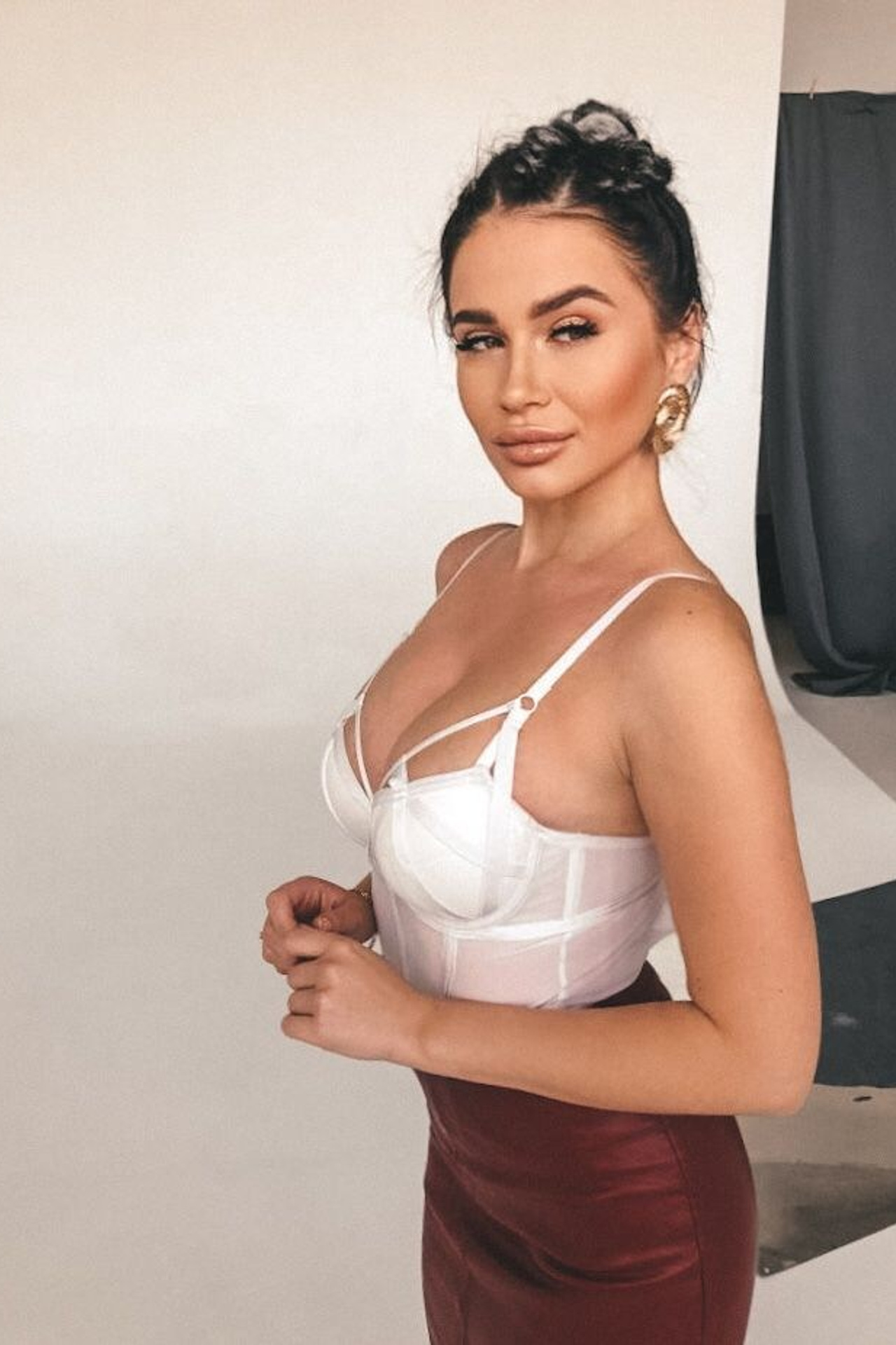 Модель для предметной съемки Юлия Ч. Н.Н.| Sale Easy