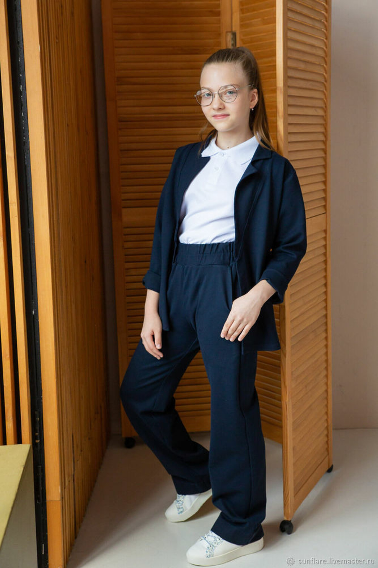 Эстетичная съемка для создания строгих и стильных школьных образов