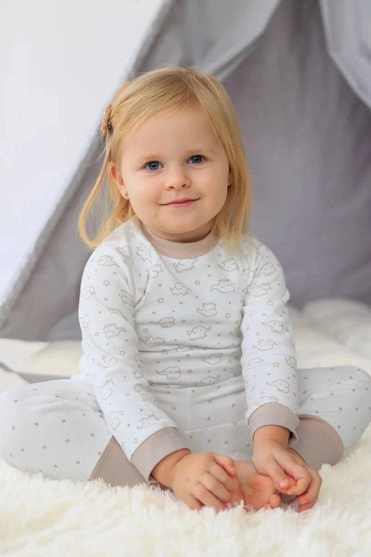 Модель девочка для предметной съемки Алиса И.С-Петербург|Sale Easy