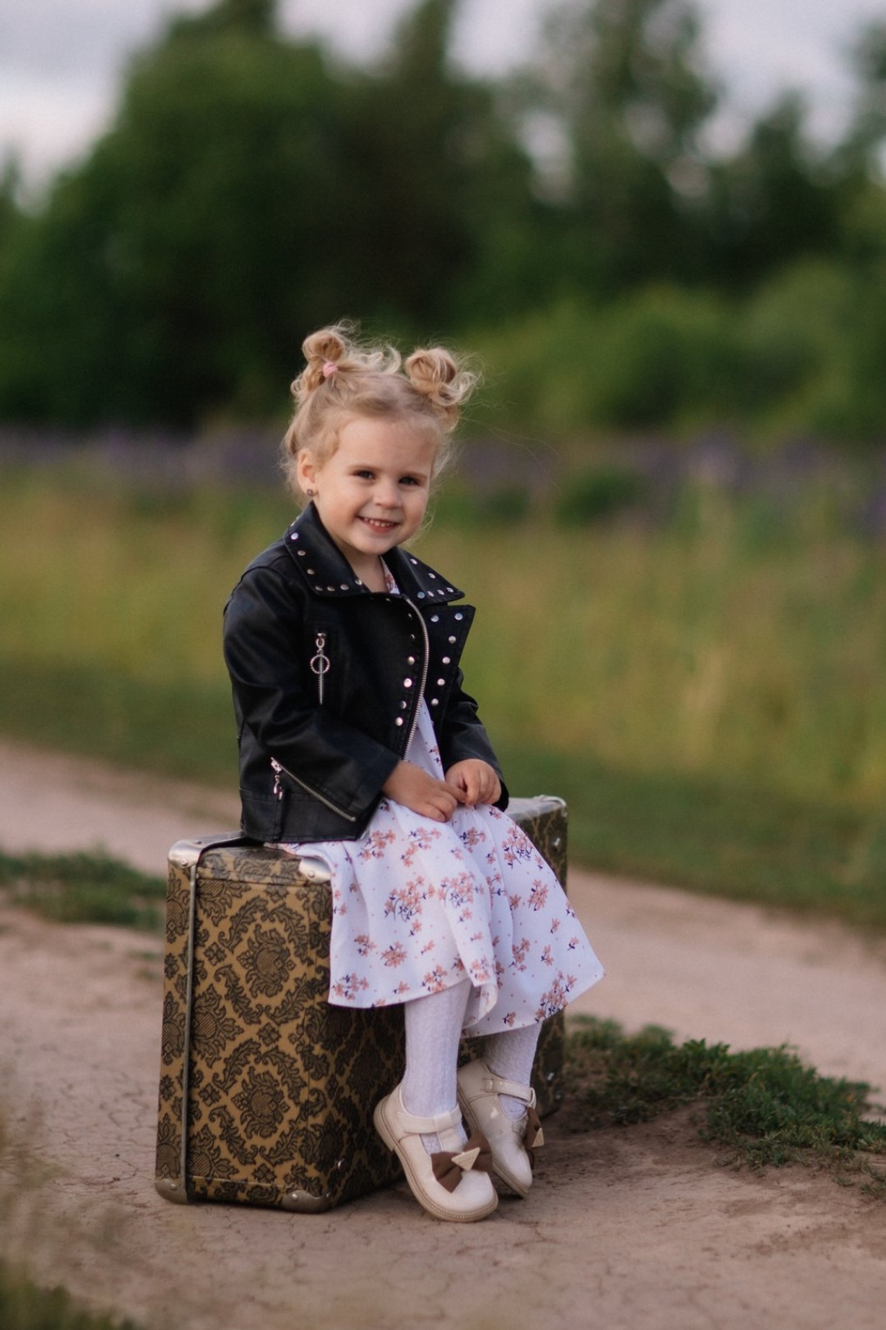 Модель девочка для предметной съемки Мирослава Казань| Sale Easy