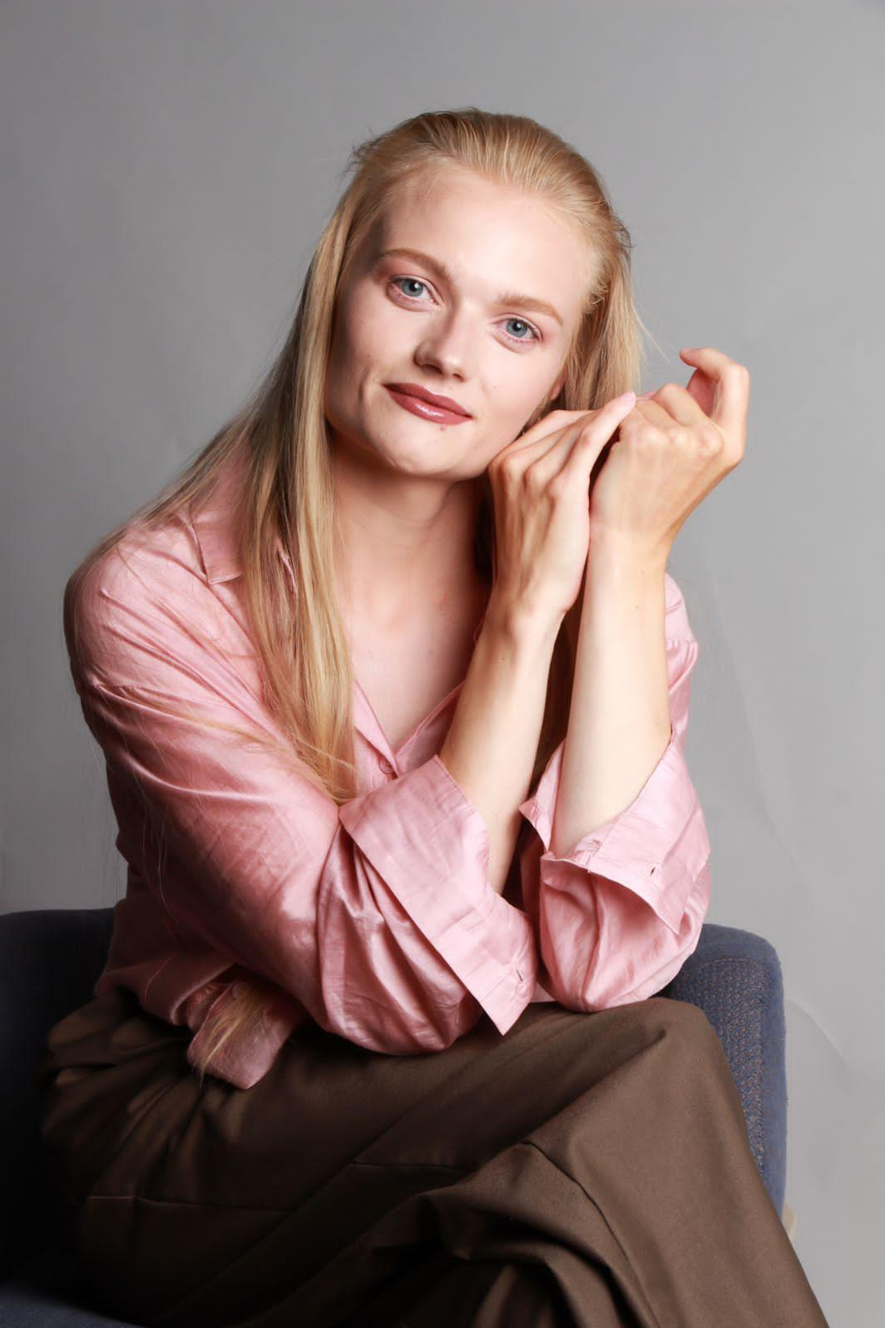 Модель для предметной съемки Анастасия Т Новосибирск| Sale Easy