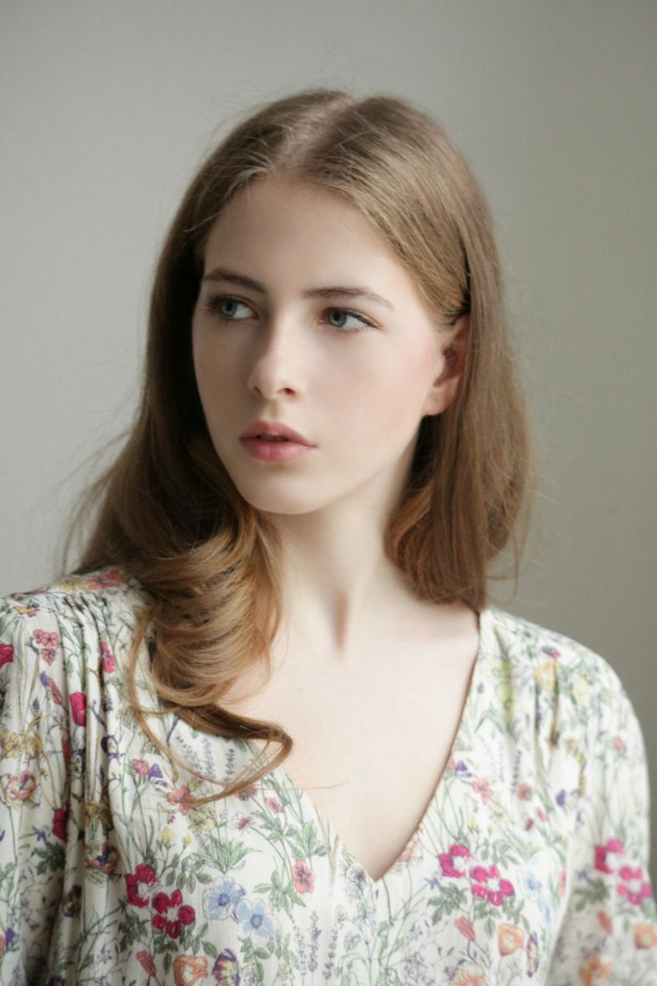 Модель для съемки фото для маркетплейса Катя Д Н.Новгород | Sale Easy