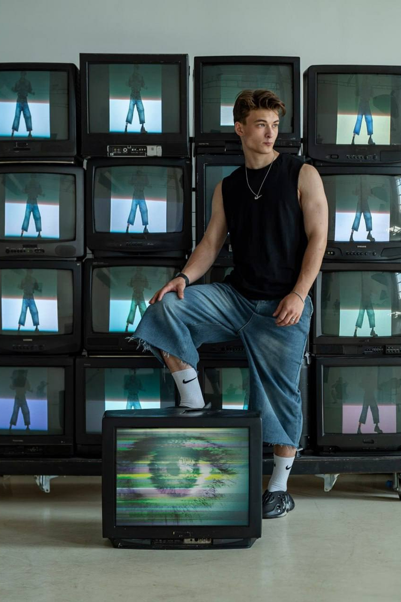 Модель для предметной съемки Александр Б Москва | Sale Easy