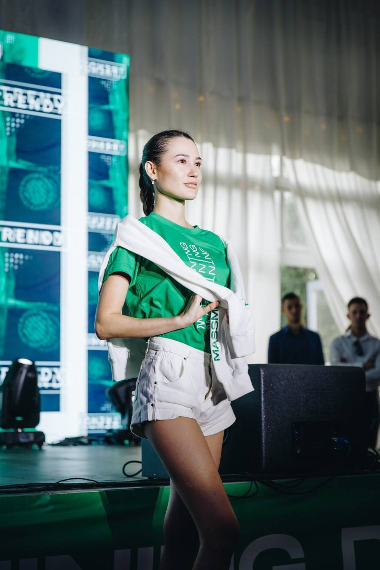 Модель для предметной съемки Сирине Казань| Sale Easy