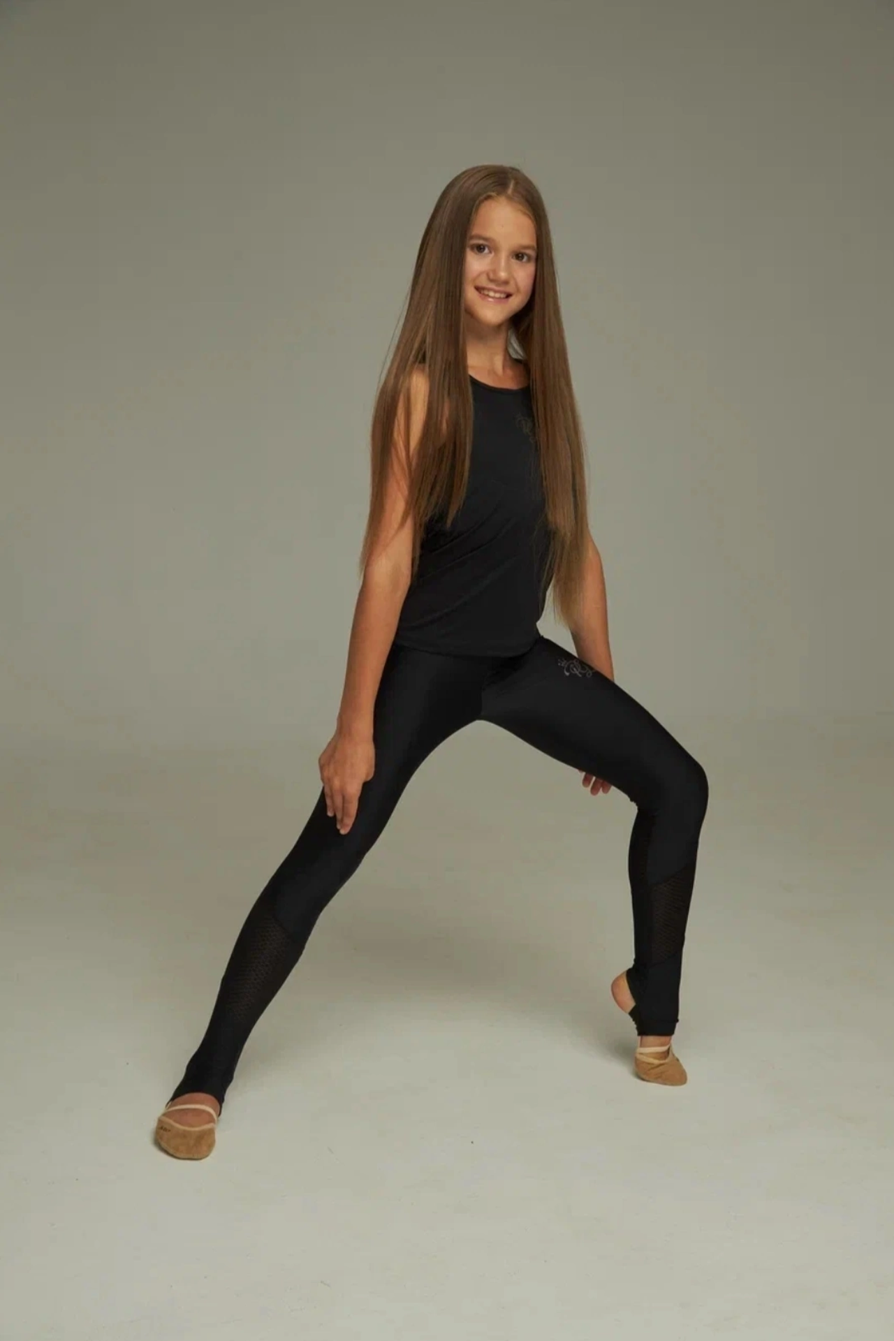 Модель девочка для предметной съемки Дарья У Н.Новгород | Sale Easy