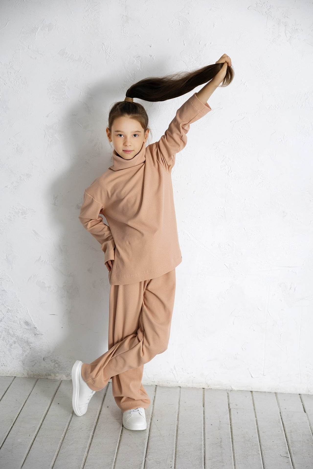 Модель для предметной съемки Виктория О. Н.Н.| Sale Easy