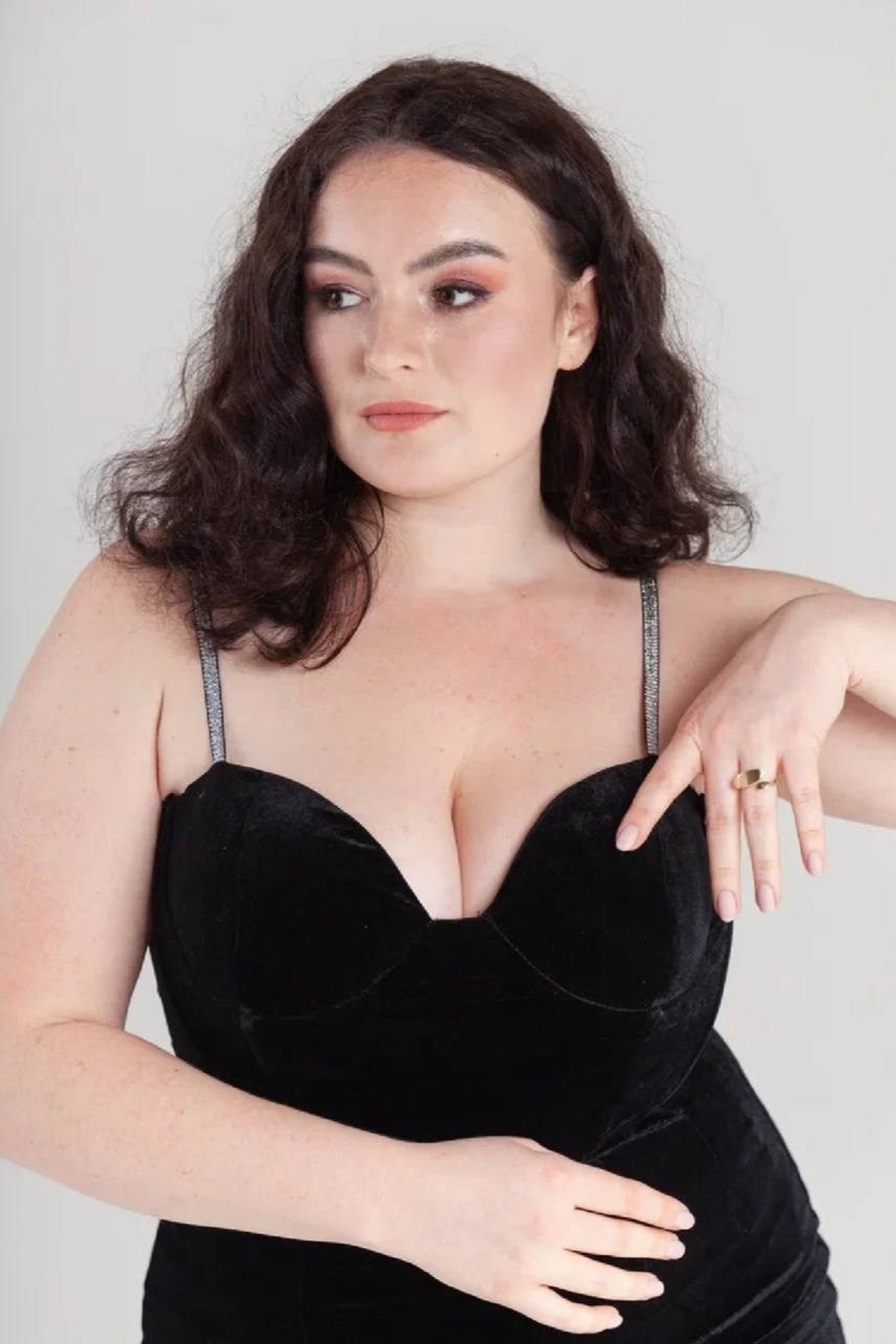 Модель plus size для предметной съемки Наталья И. Москва | Sale Easy