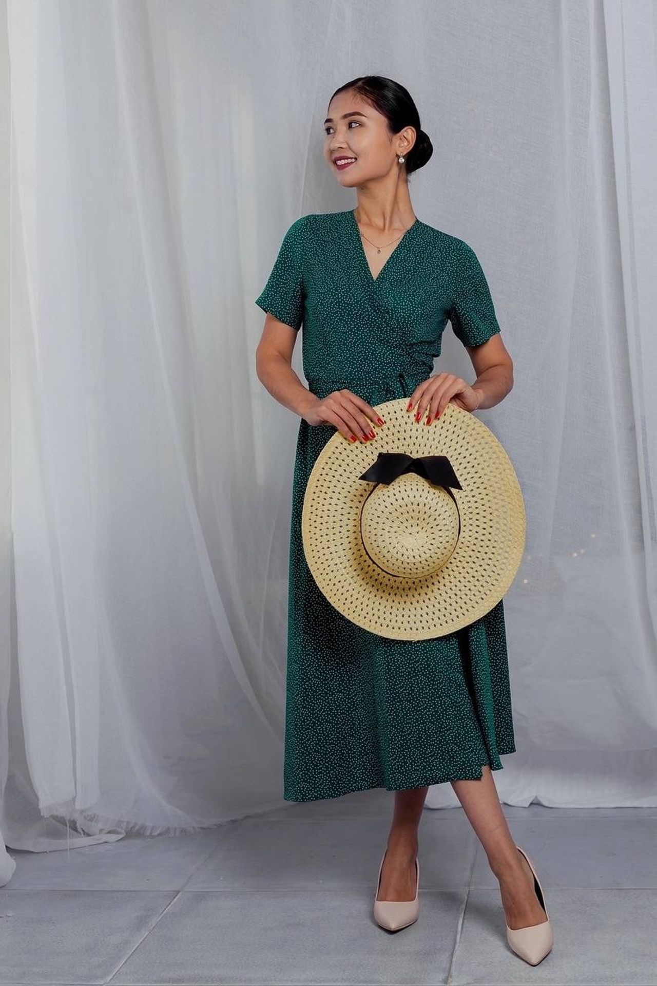 Модель для предметной съемки Дамира Красноярск| Sale Easy