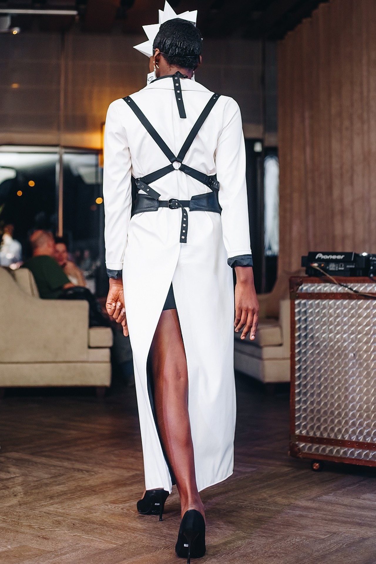 Модель для предметной съемки Сара Москва| Sale Easy