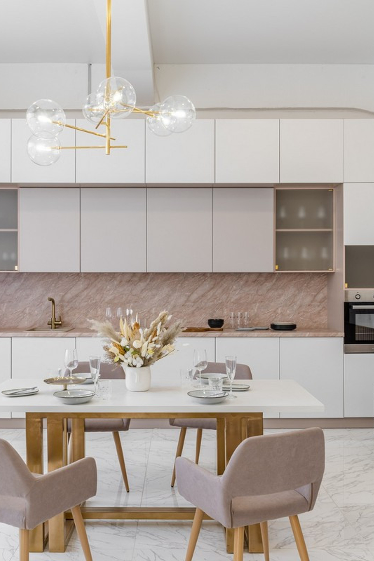 Студия DAILY STUDIO — зал Gloss для предм. съемки С.-Пб|Sale Easy