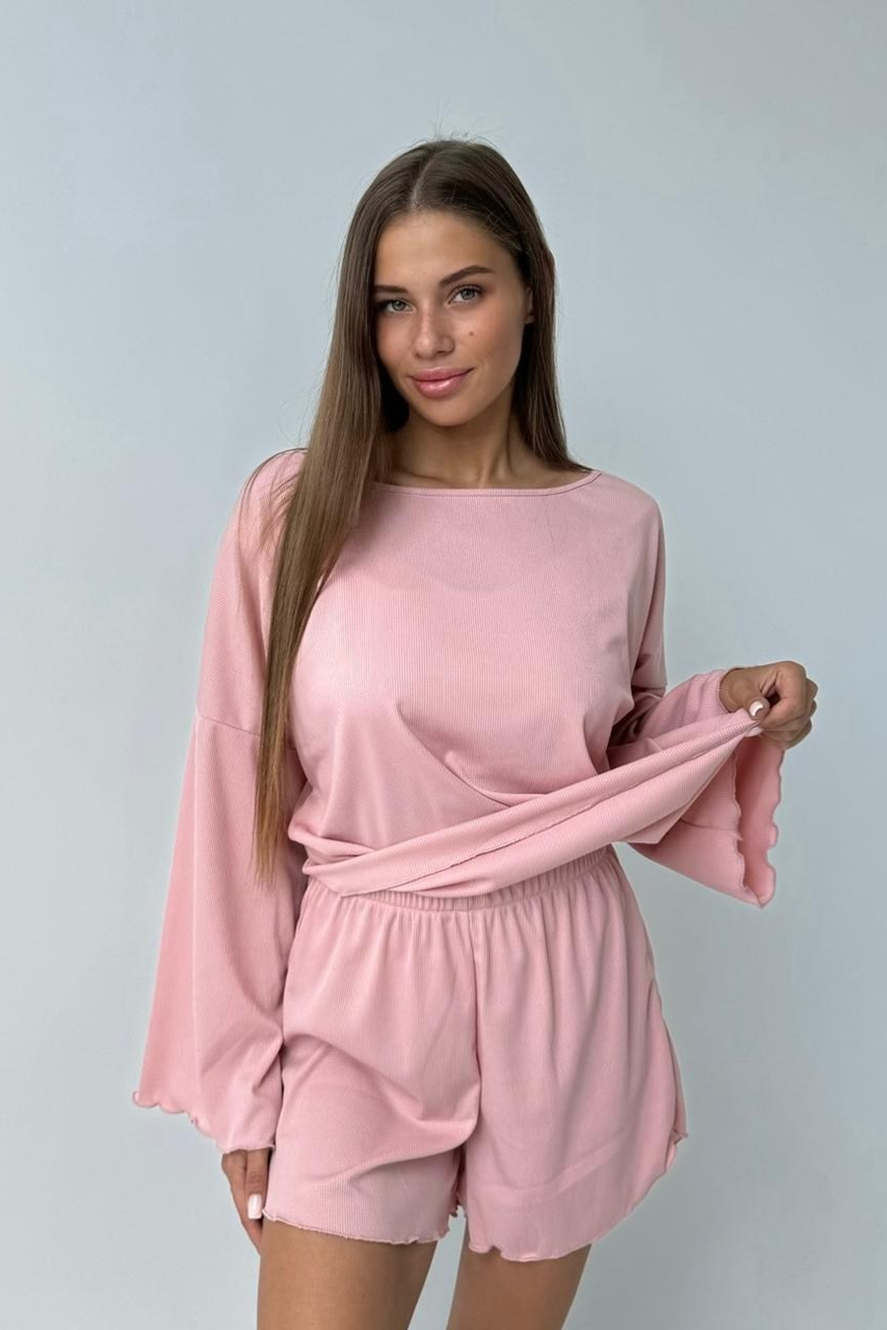 Модель для съемки фото для маркетплейса Эльмира Москва | Sale Easy