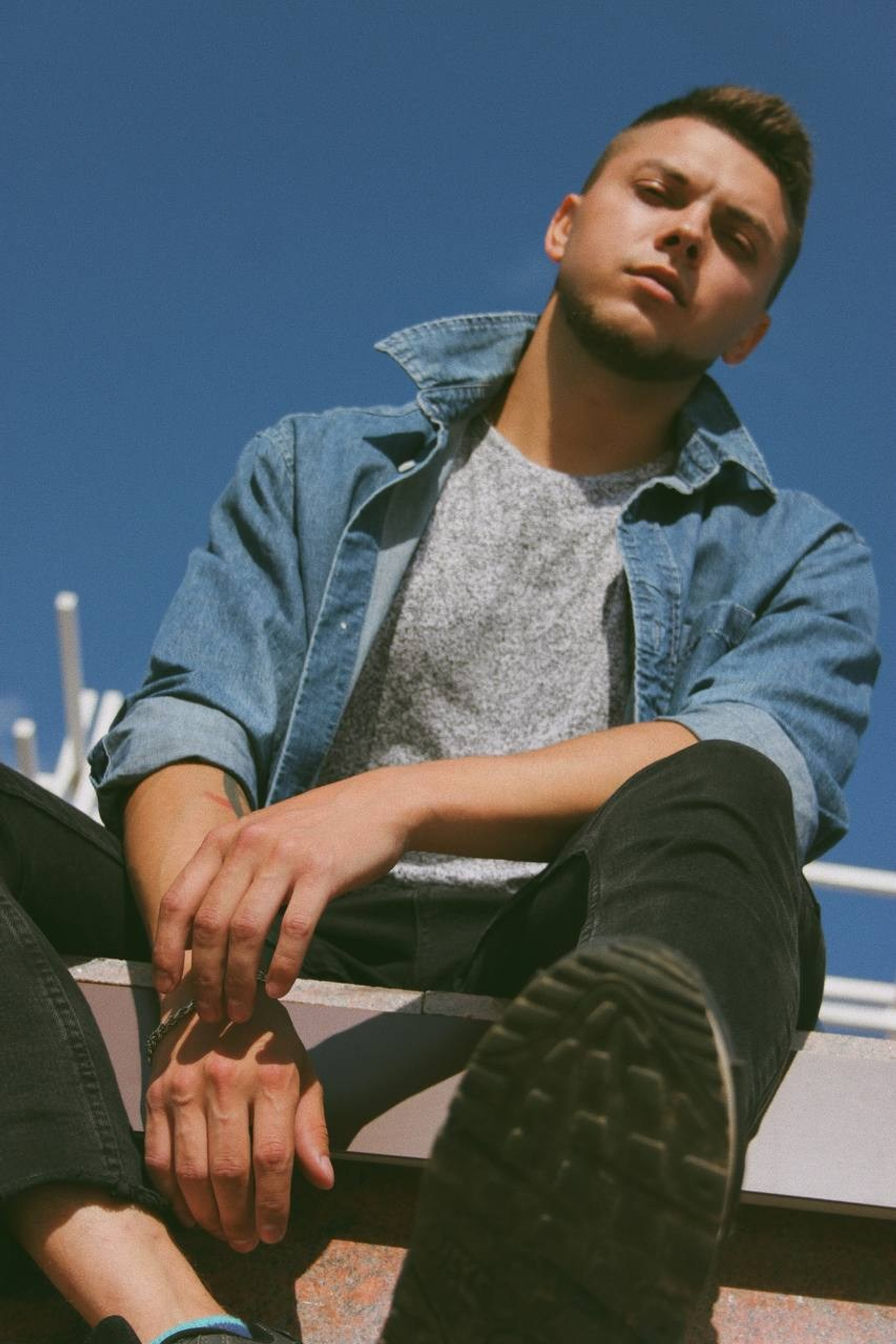 Модель для предметной съемки Руслан Г. Красноярск| Sale Easy