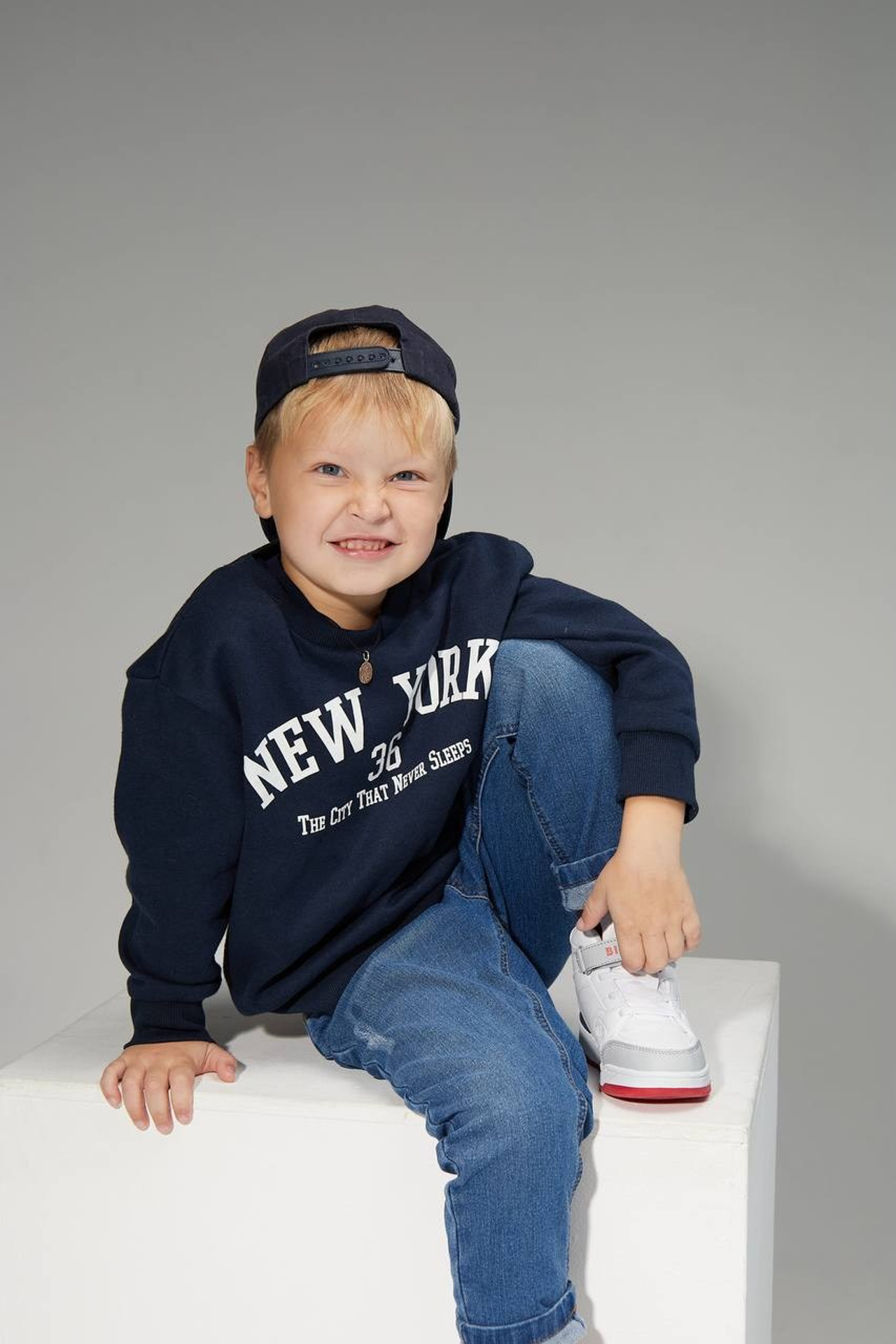 Модель мальчик для предметной съемки Иван Ж Н.Н. | Sale Easy