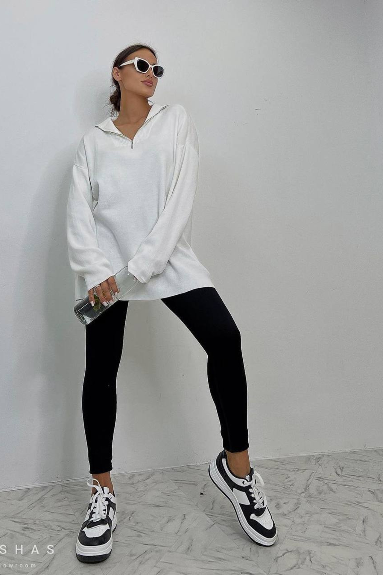 Качественная фотосъемка свитеров оверсайз для интернет-магазинов